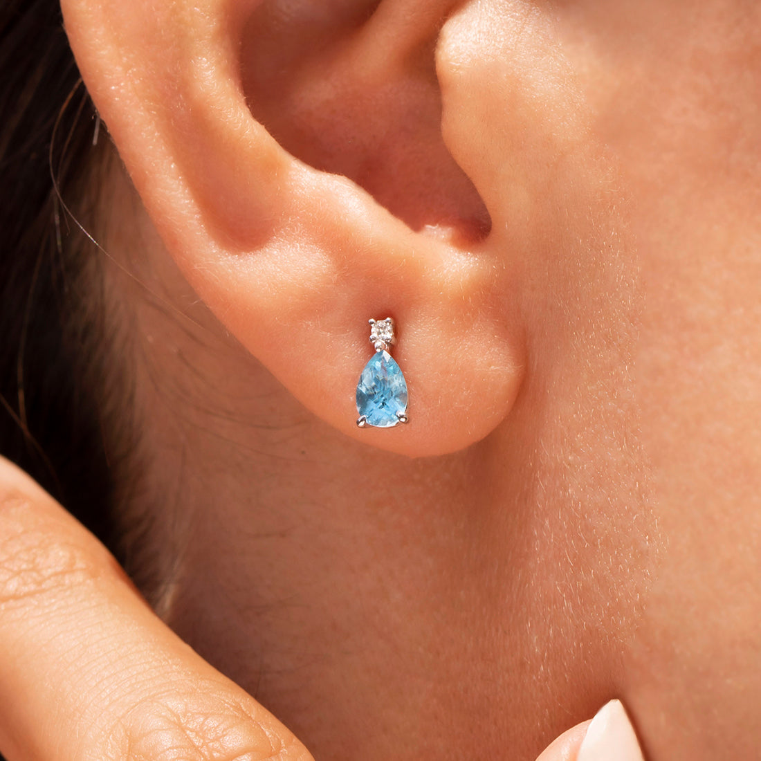 0,84 Karat Pırlanta Blue Topaz Küpe
