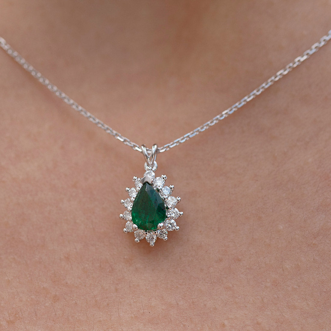 0,90 Karat Pırlanta Safir Kolye