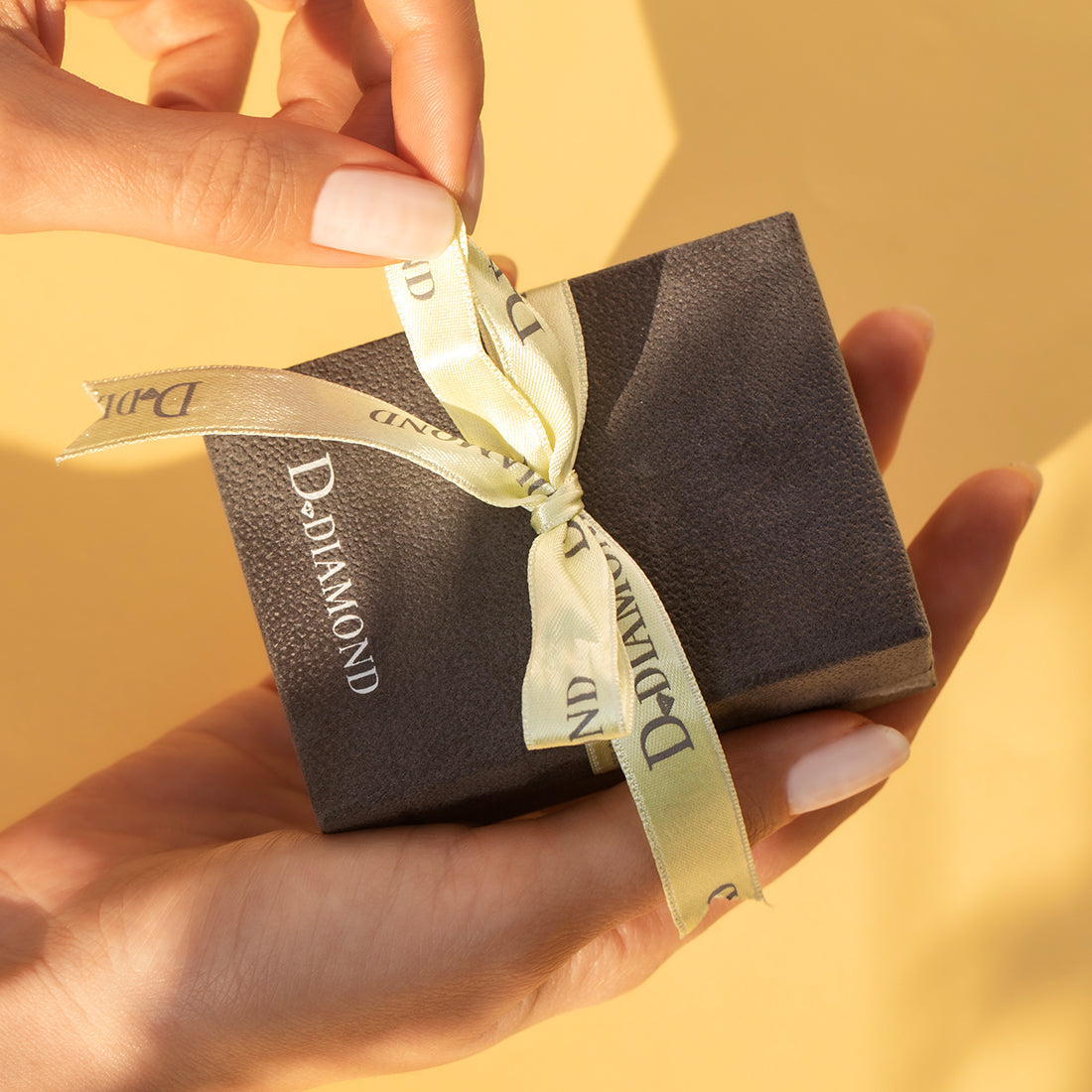 0,90 Karat Pırlanta Safir Kolye