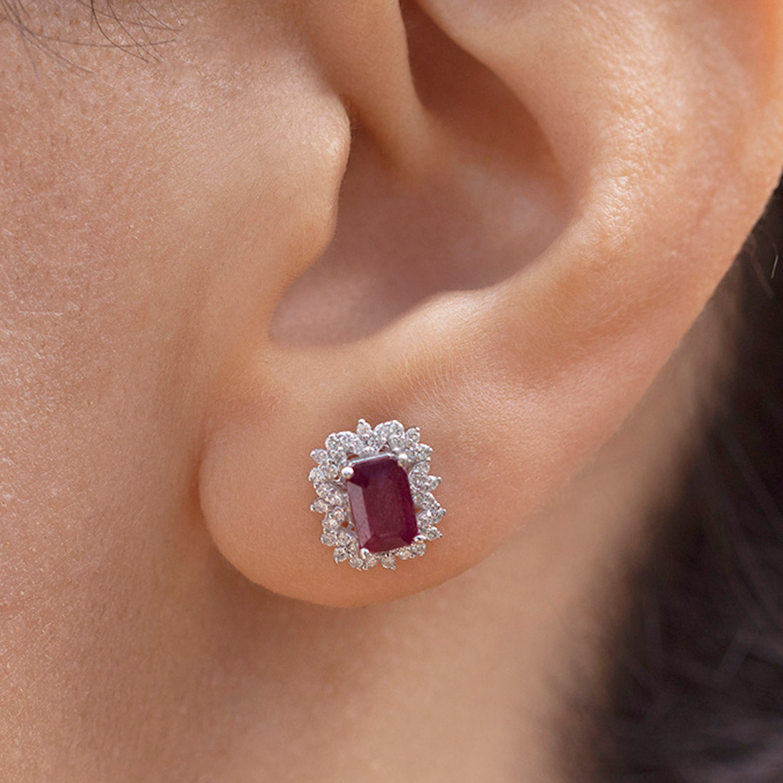 1,34 Karat Pırlanta Safir Küpe