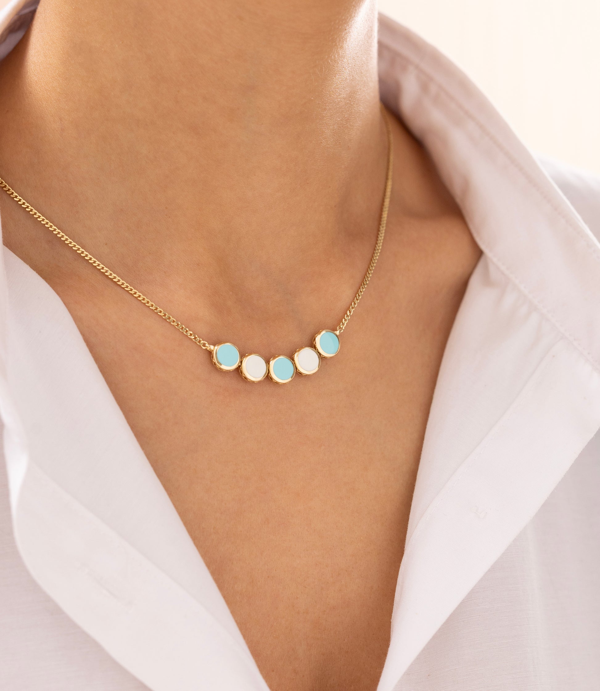 Cetaş Eterna Mavi Beyaz Mine İşlemeli 14 Ayar Altın Kolye