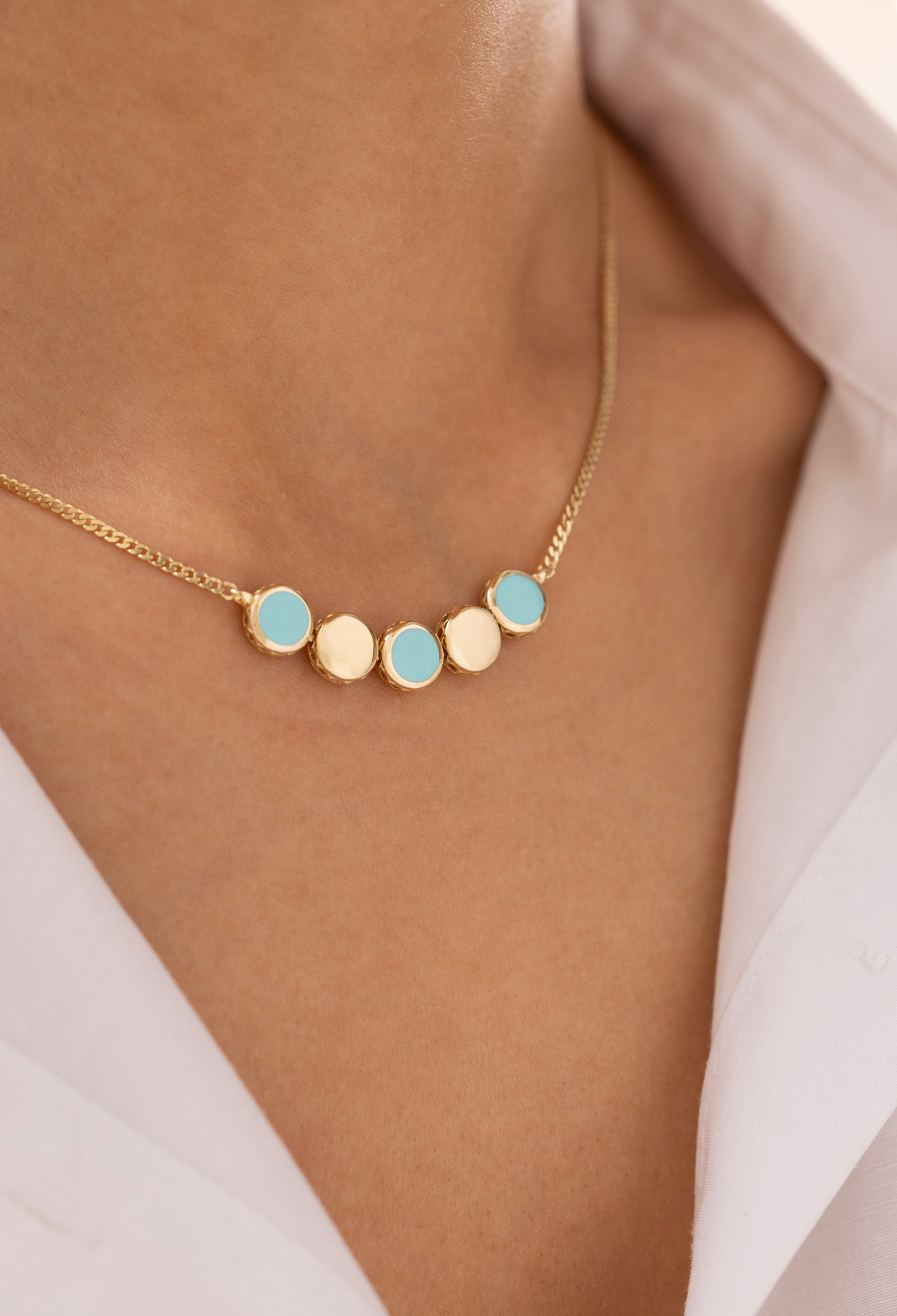 Cetaş Eterna Mavi Beyaz Mine İşlemeli 14 Ayar Altın Kolye