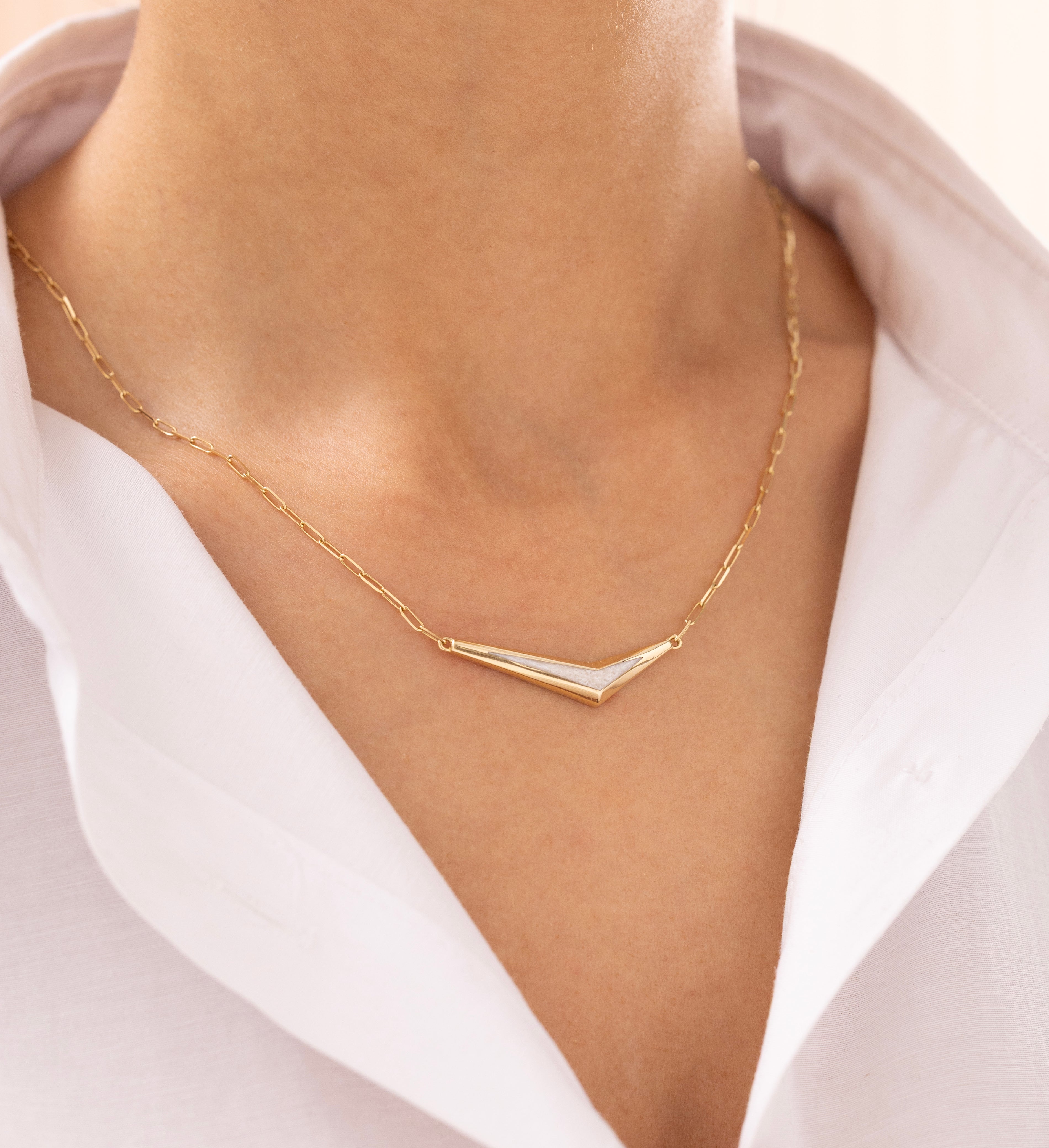 Cetaş Eterna Sedefli V Model 14 Ayar Altın Kolye