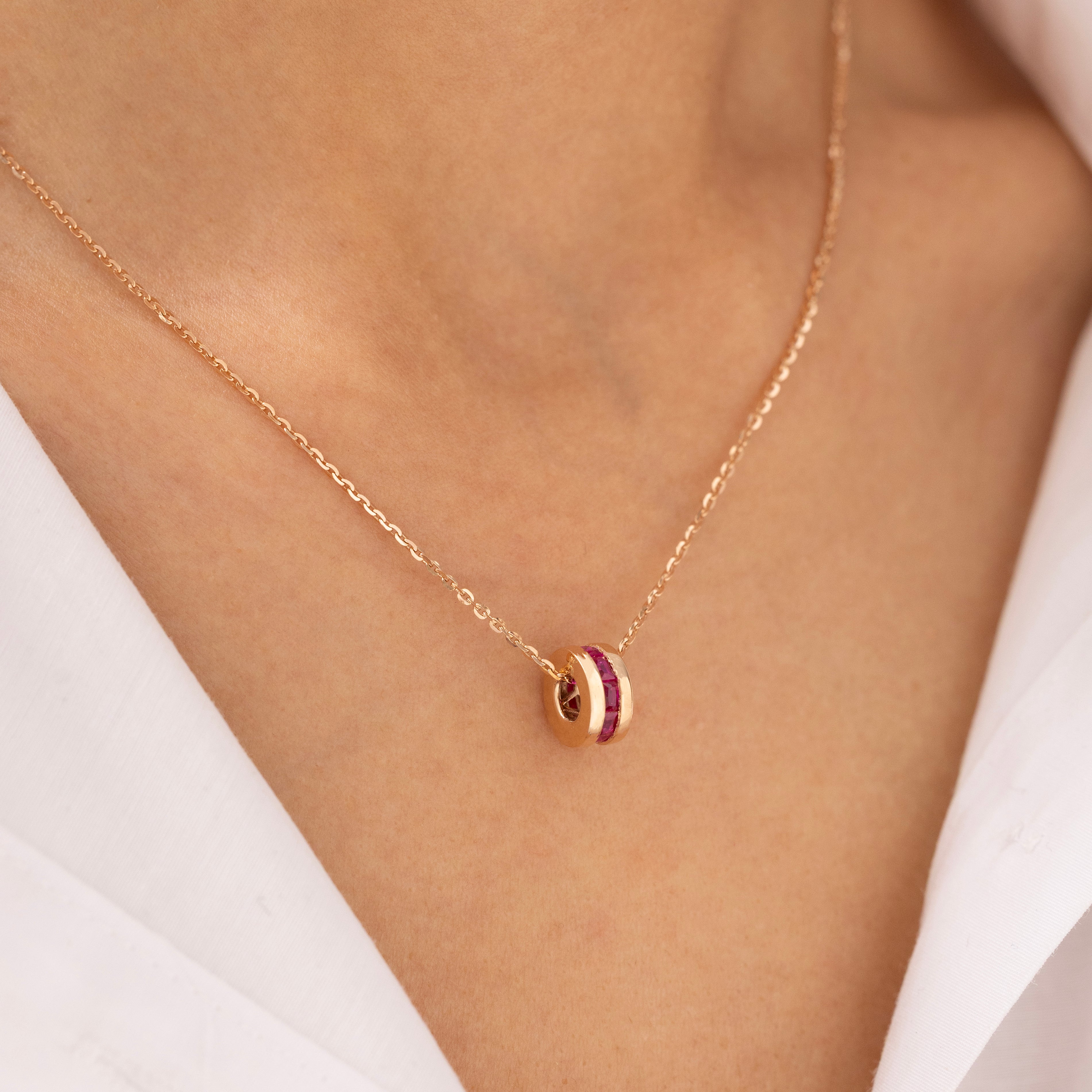 Cetaş Eterna Kırmızı Taşlı Yuvarlak 14 Ayar Altın Kolye