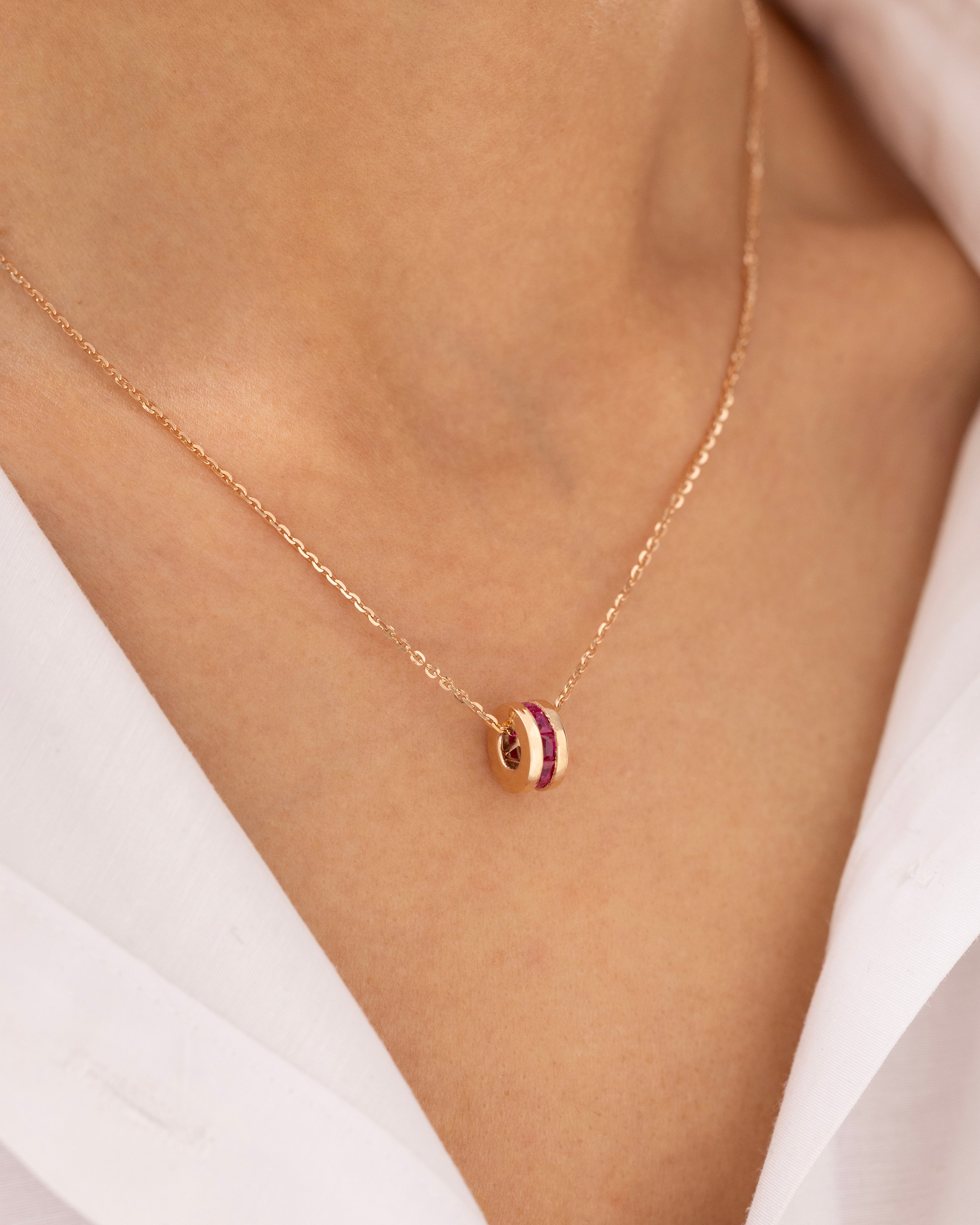 Cetaş Eterna Kırmızı Taşlı Yuvarlak 14 Ayar Altın Kolye