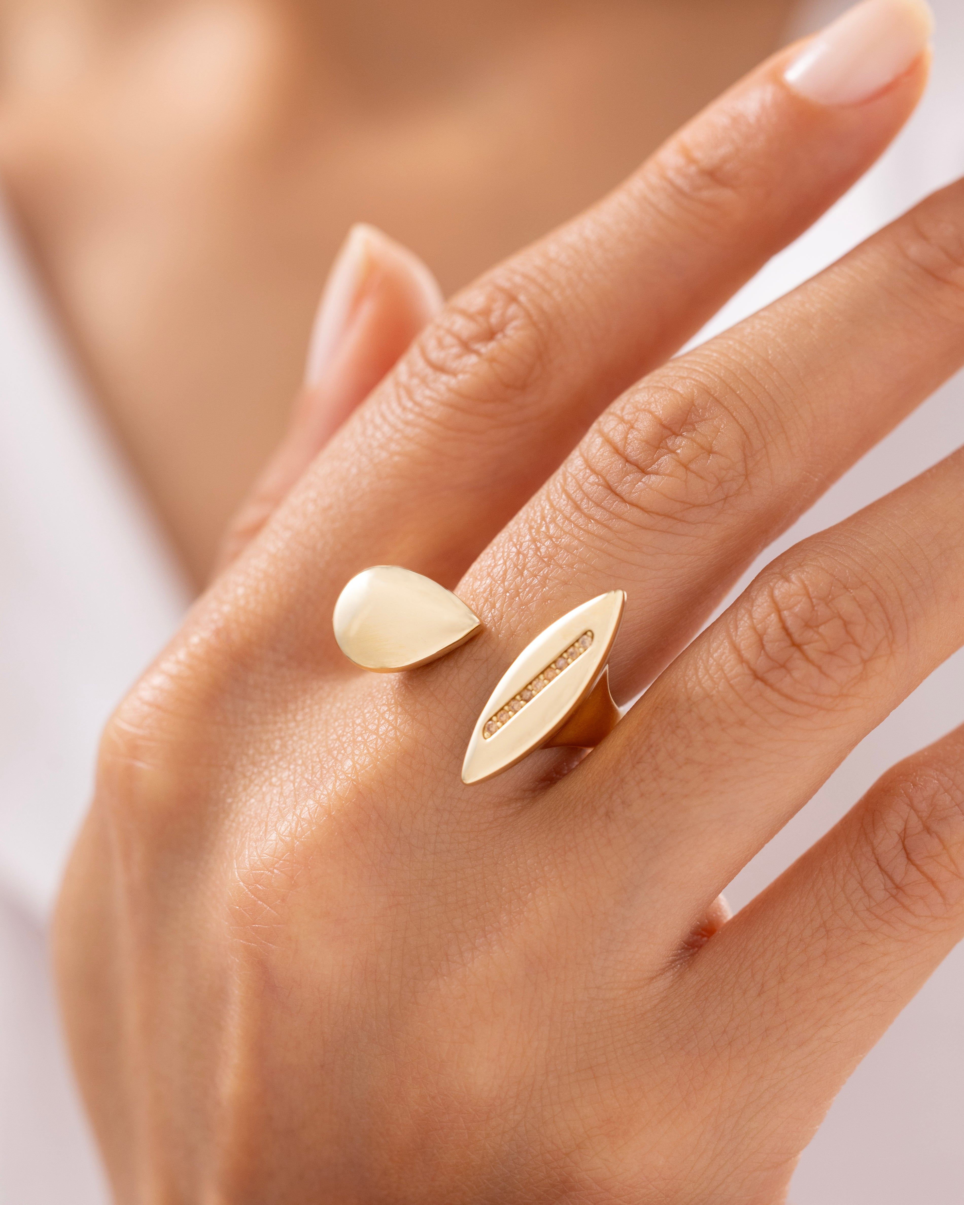 Cetaş Eterna Damla Zarafeti 14 Ayar Altın Yüzük