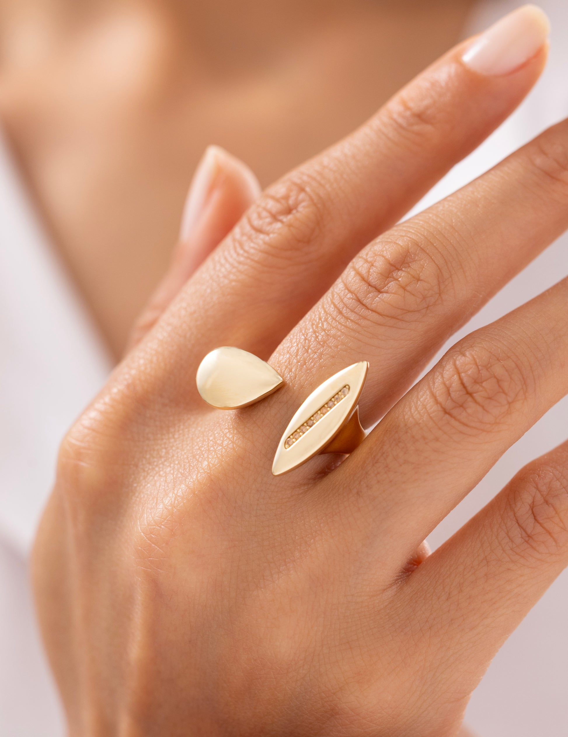 Cetaş Eterna Damla Zarafeti 14 Ayar Altın Yüzük