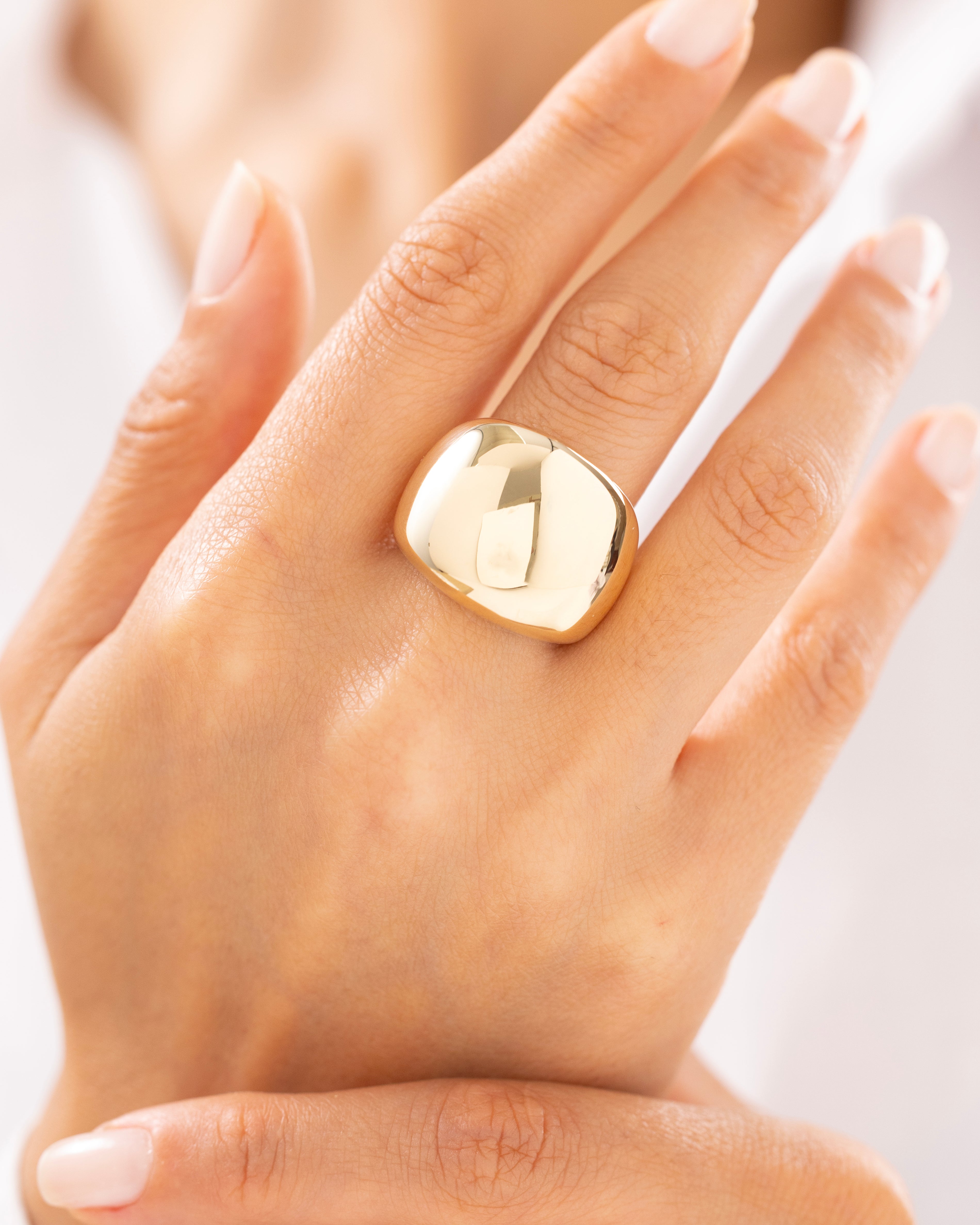 Cetaş Eterna Bombeli Yüzeyli 14 Ayar Altın Yüzük