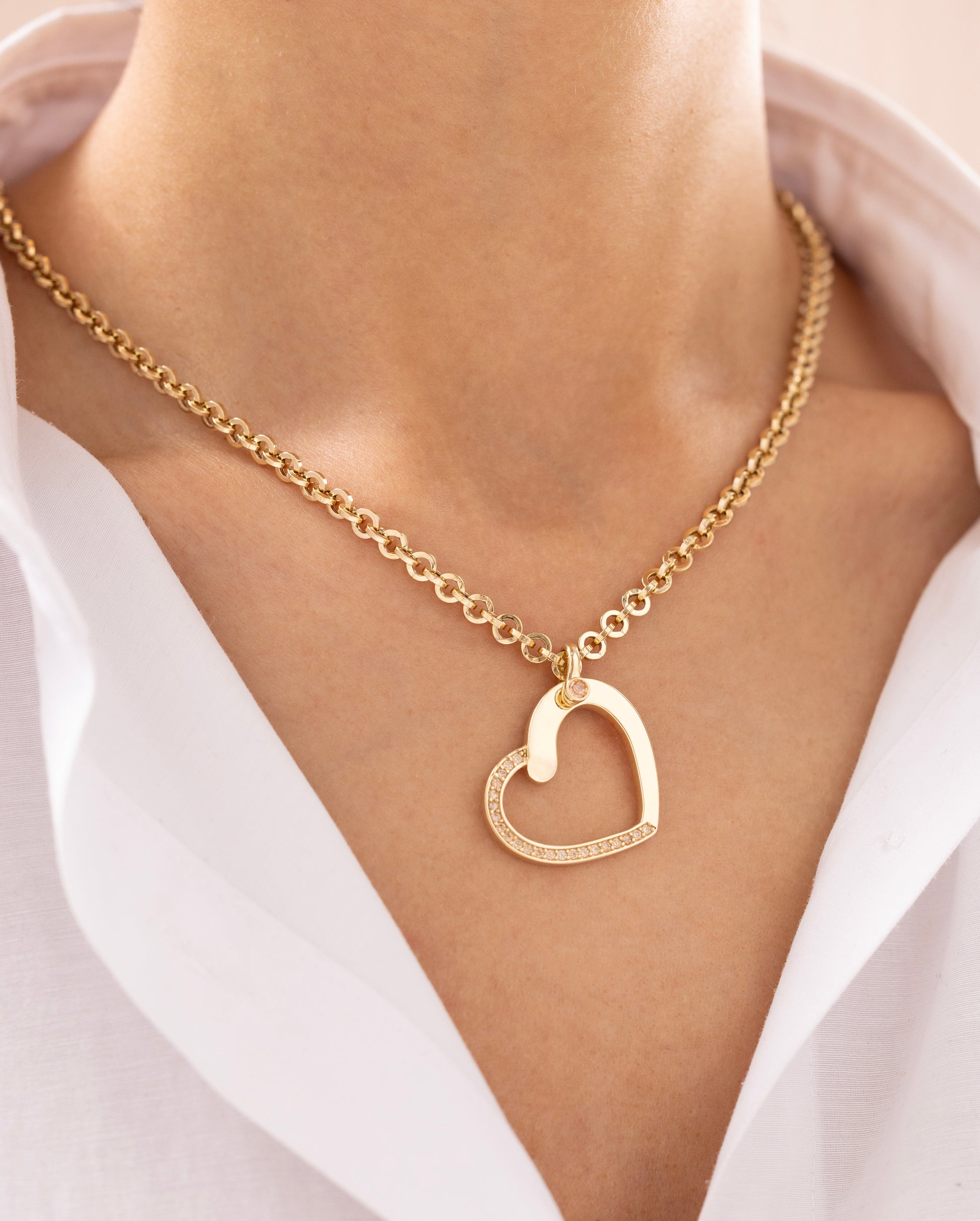 Cetaş Eterna Kalpli Taşlı 14 Ayar Altın Zincir Kolye