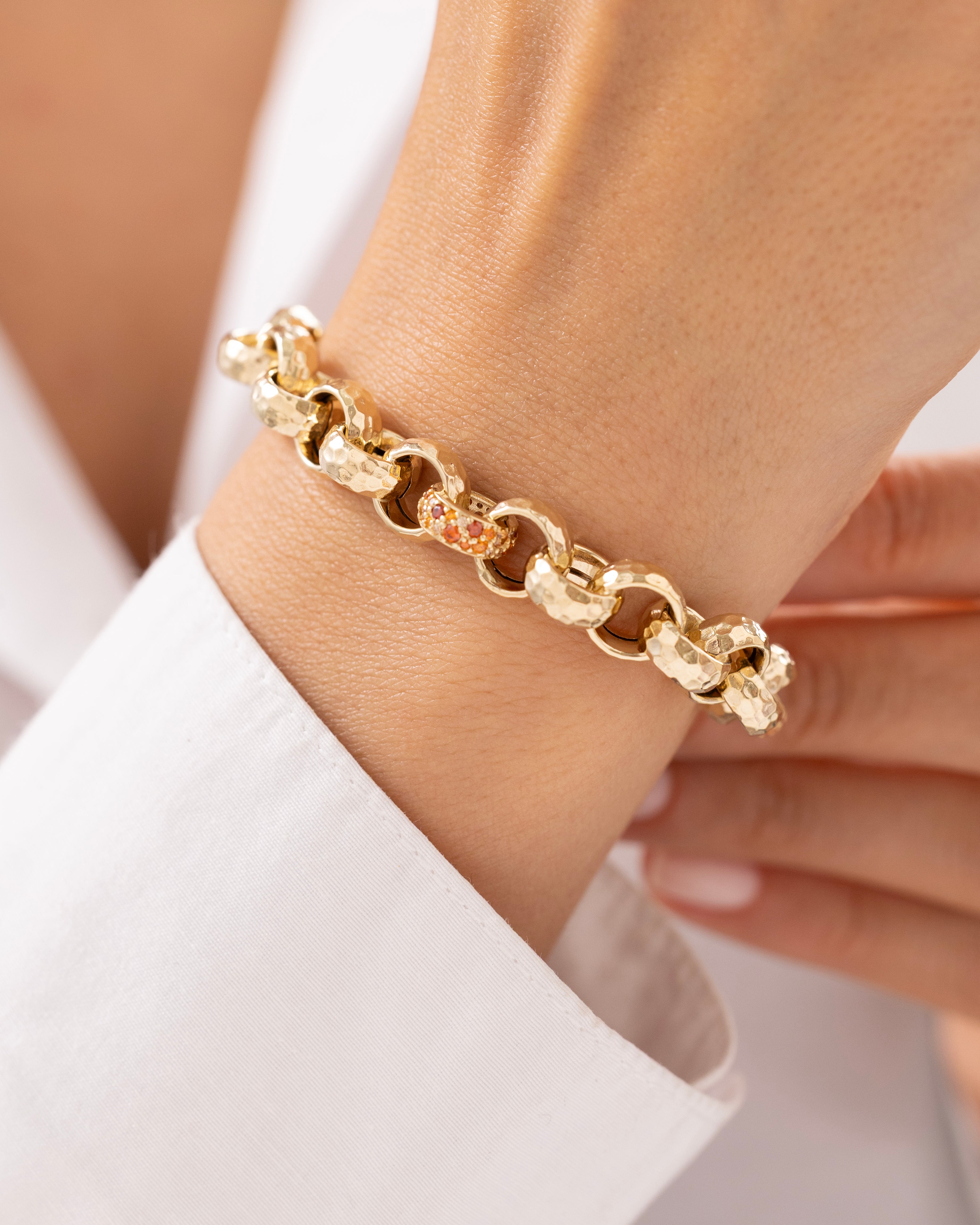 Cetaş Eterna Dövme Desenli Taşlı 14 Ayar Altın Bileklik