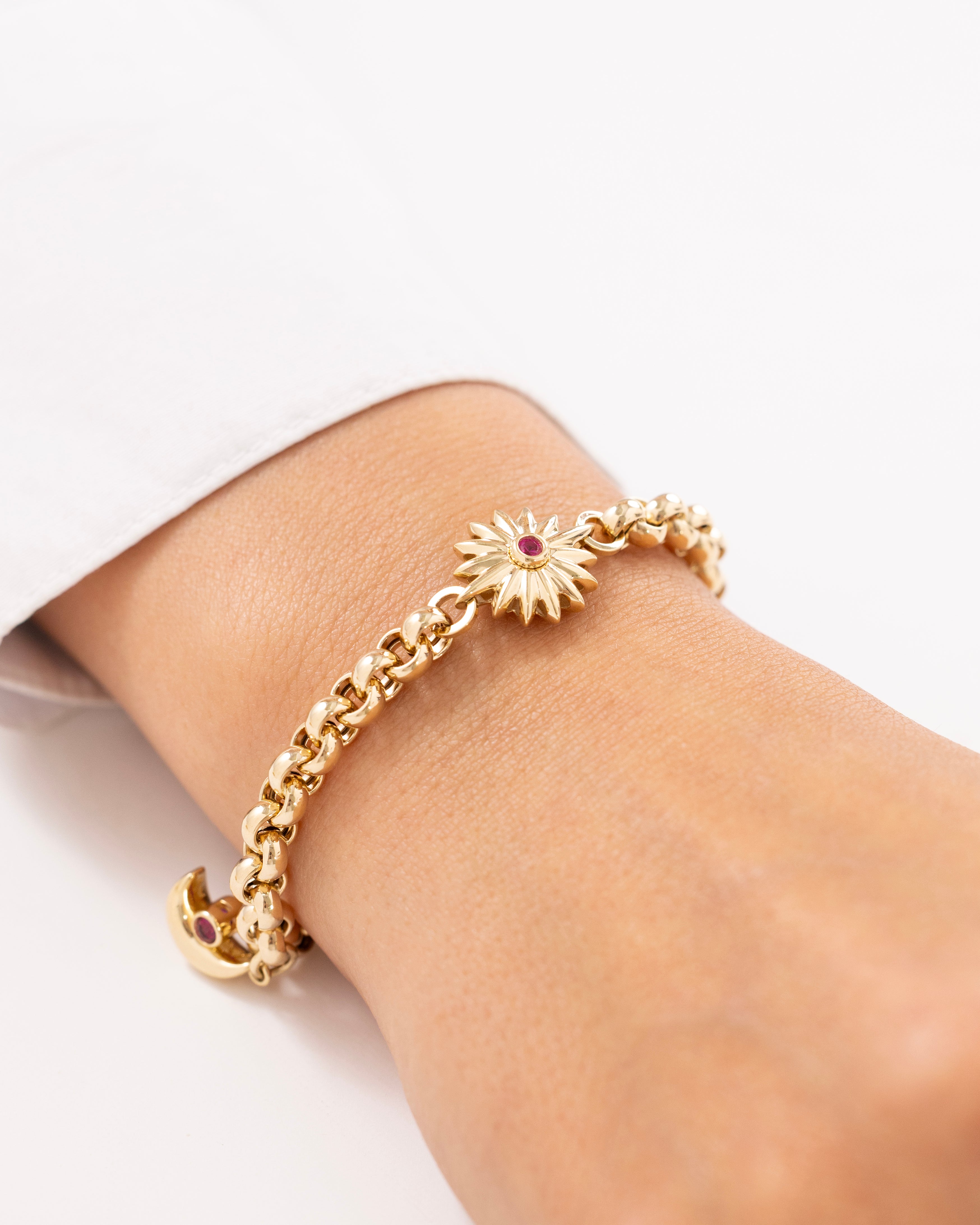 Cetaş Eterna Yarım Ay Charmlı Taşlı 14 Ayar Altın Bileklik