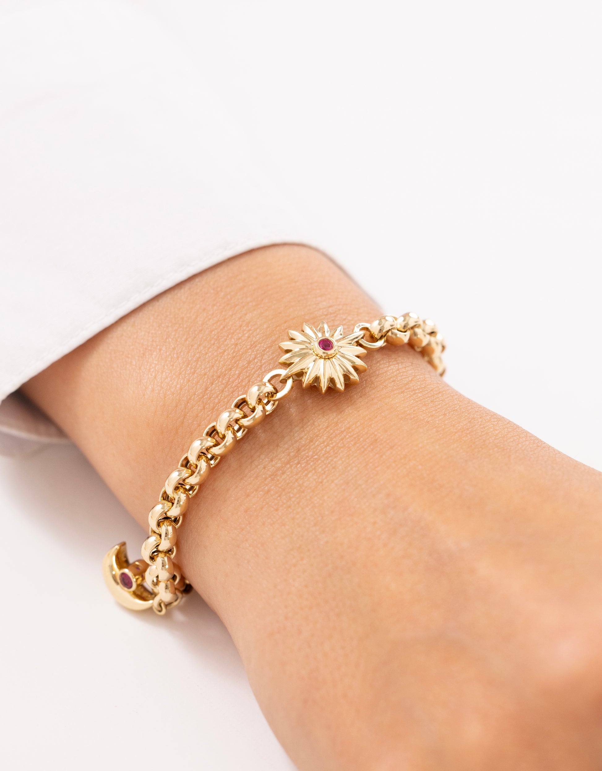 Cetaş Eterna Yarım Ay Charmlı Taşlı 14 Ayar Altın Bileklik