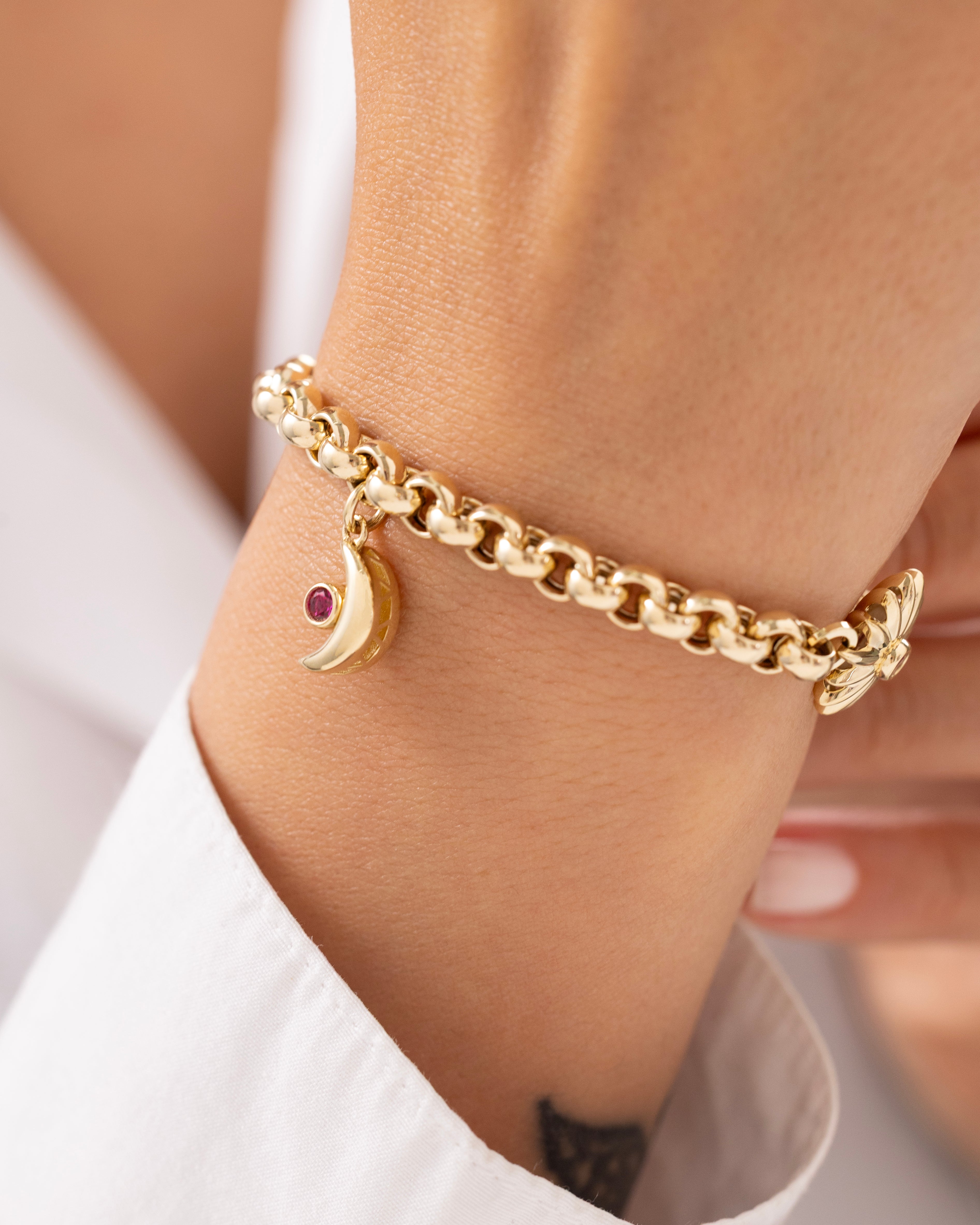 Cetaş Eterna Yarım Ay Charmlı Taşlı 14 Ayar Altın Bileklik