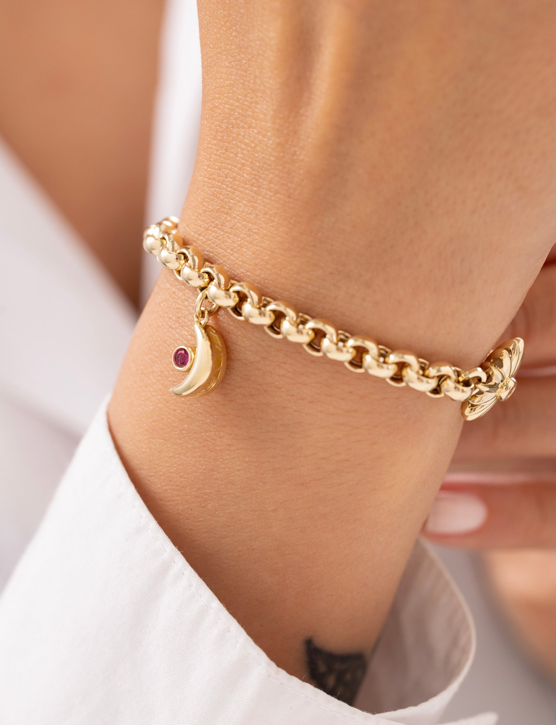 Cetaş Eterna Yarım Ay Charmlı Taşlı 14 Ayar Altın Bileklik