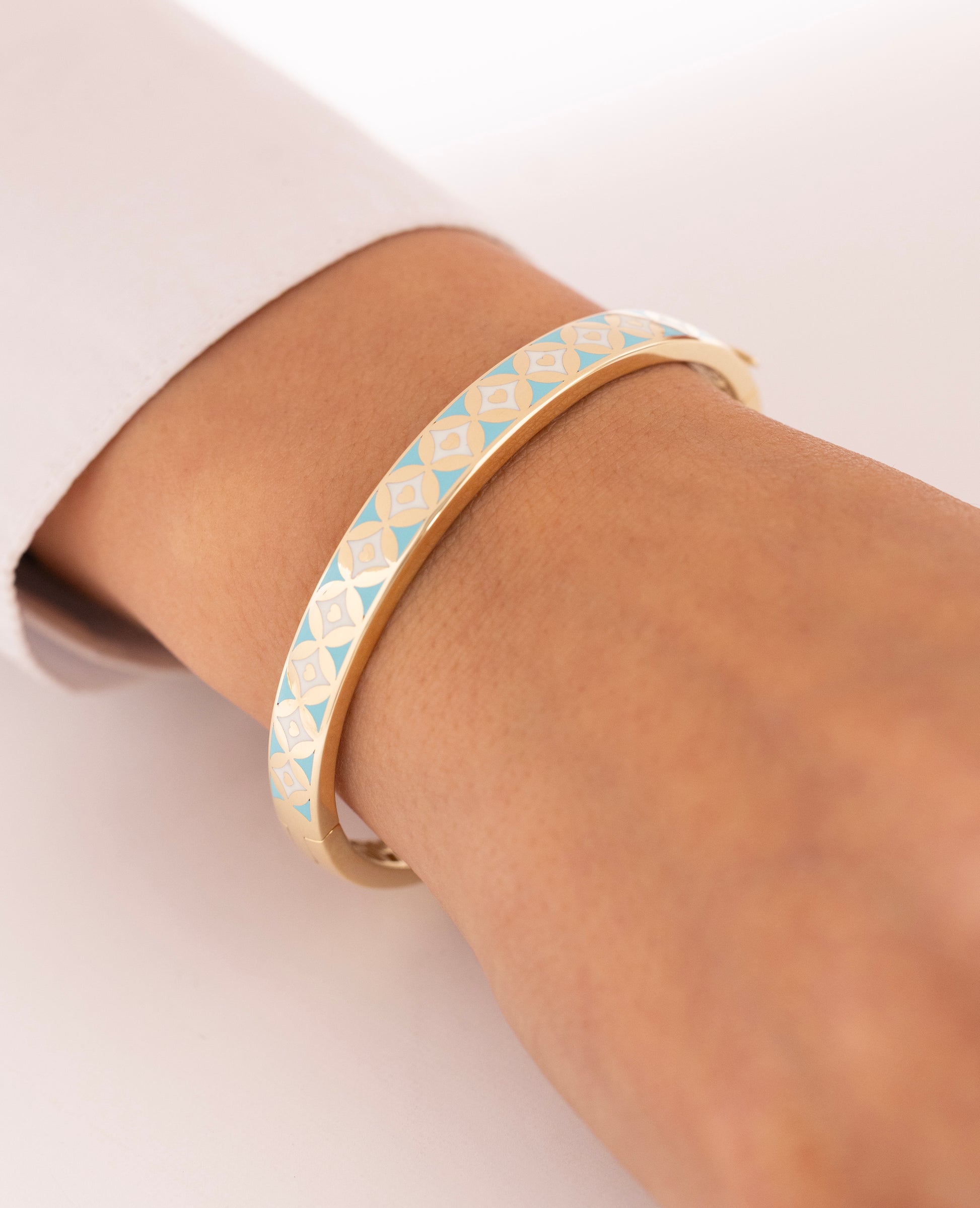 Cetaş Eterna Geometrik Desenli Mine 14 Ayar Altın Kelepçe