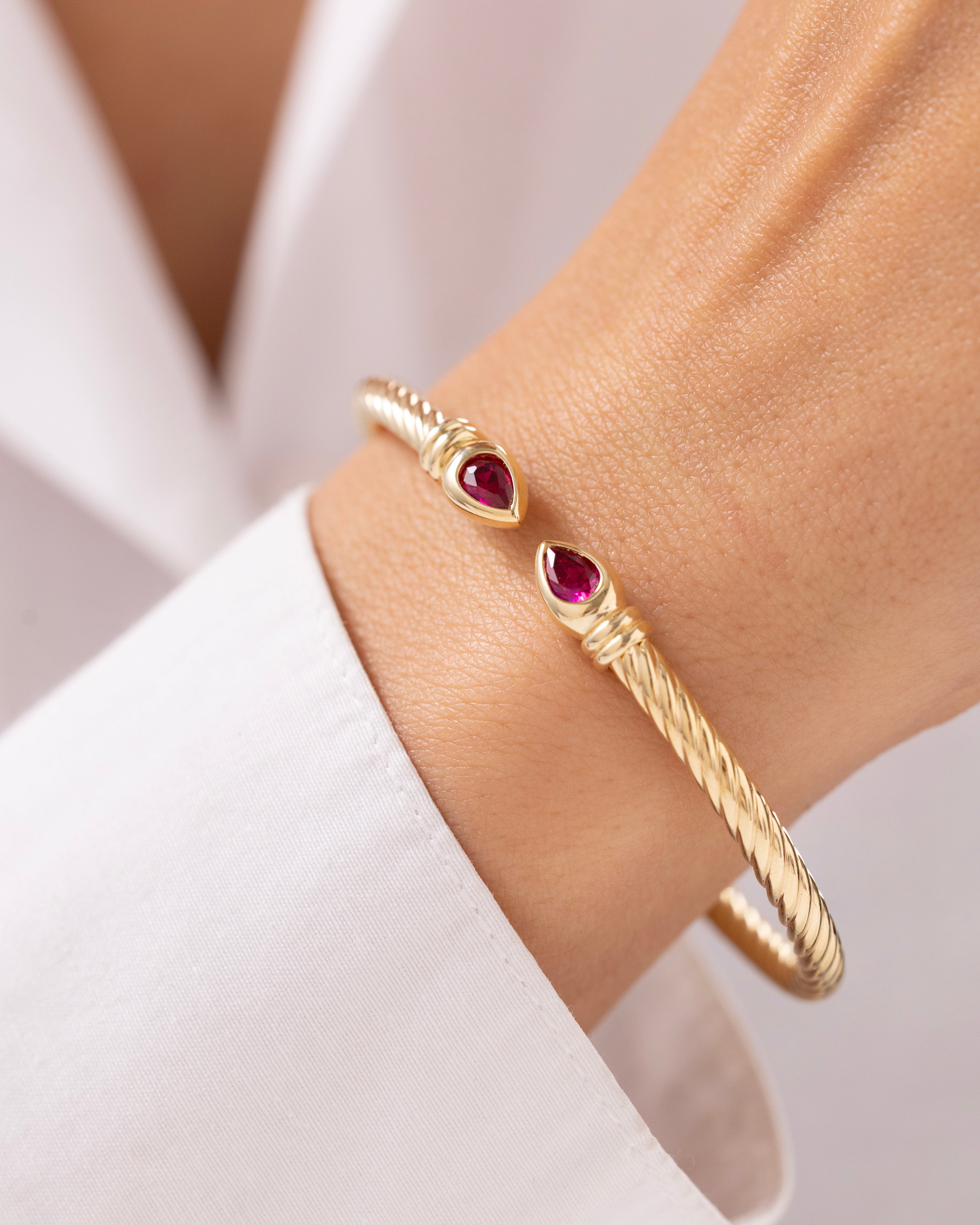 Cetaş Twist Damla Taşlı Burgu 14 Ayar Altın Kelepçe