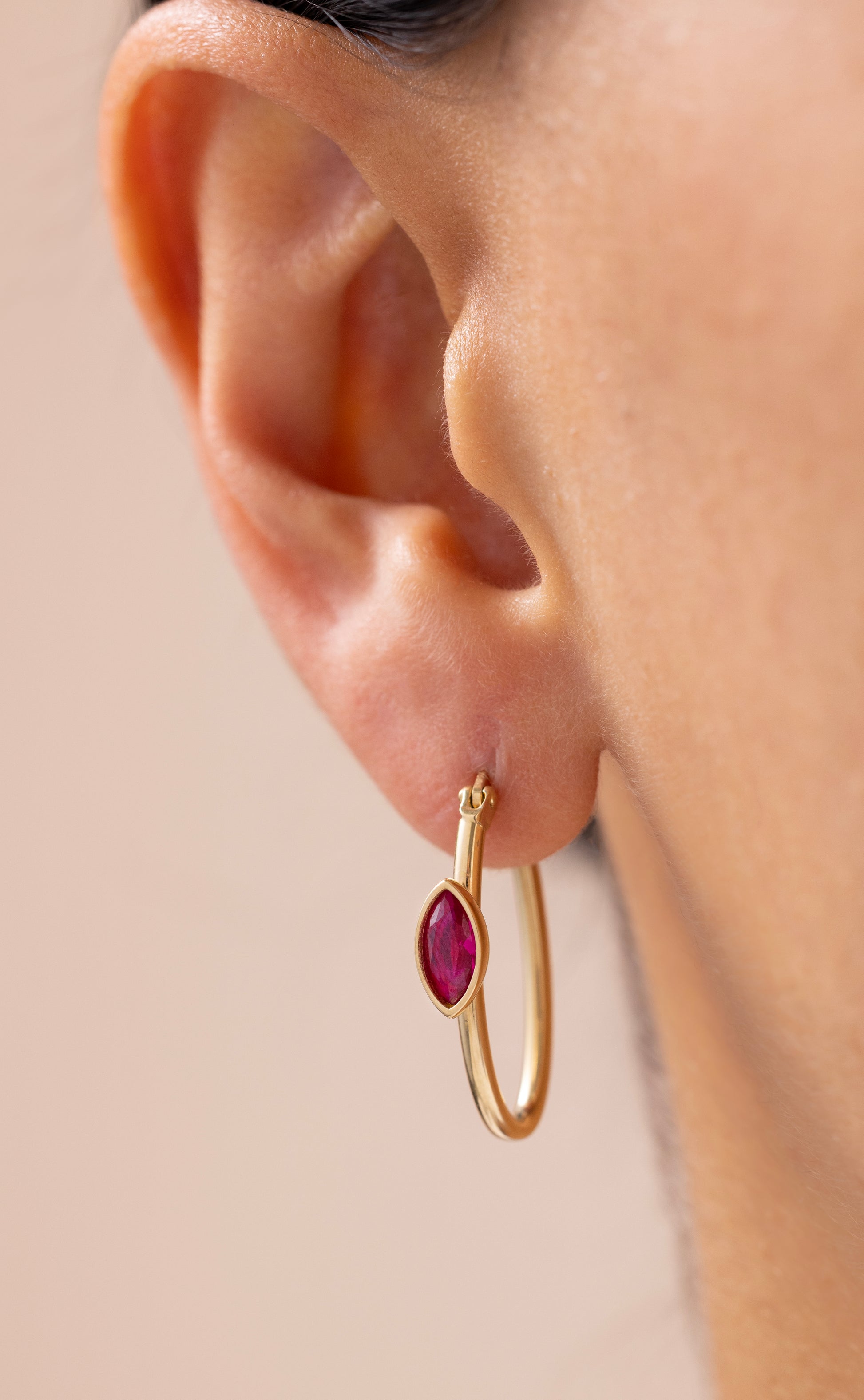 Cetaş Eterna Kırmızı Taşlı Halka 14 Ayar Altın Küpe