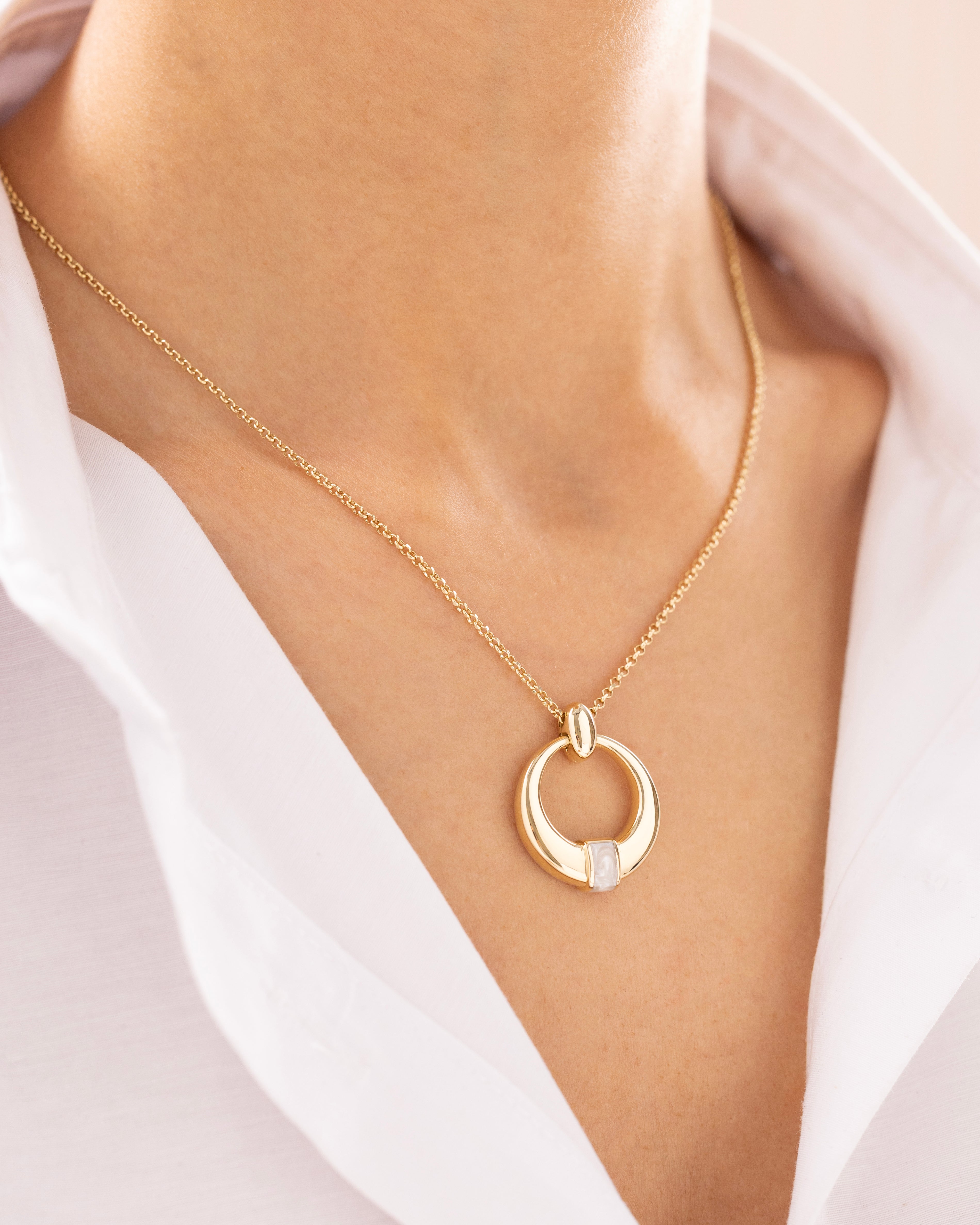 Cetaş Eterna Beyaz Mineli Yuvarlak 14 Ayar Altın Kolye