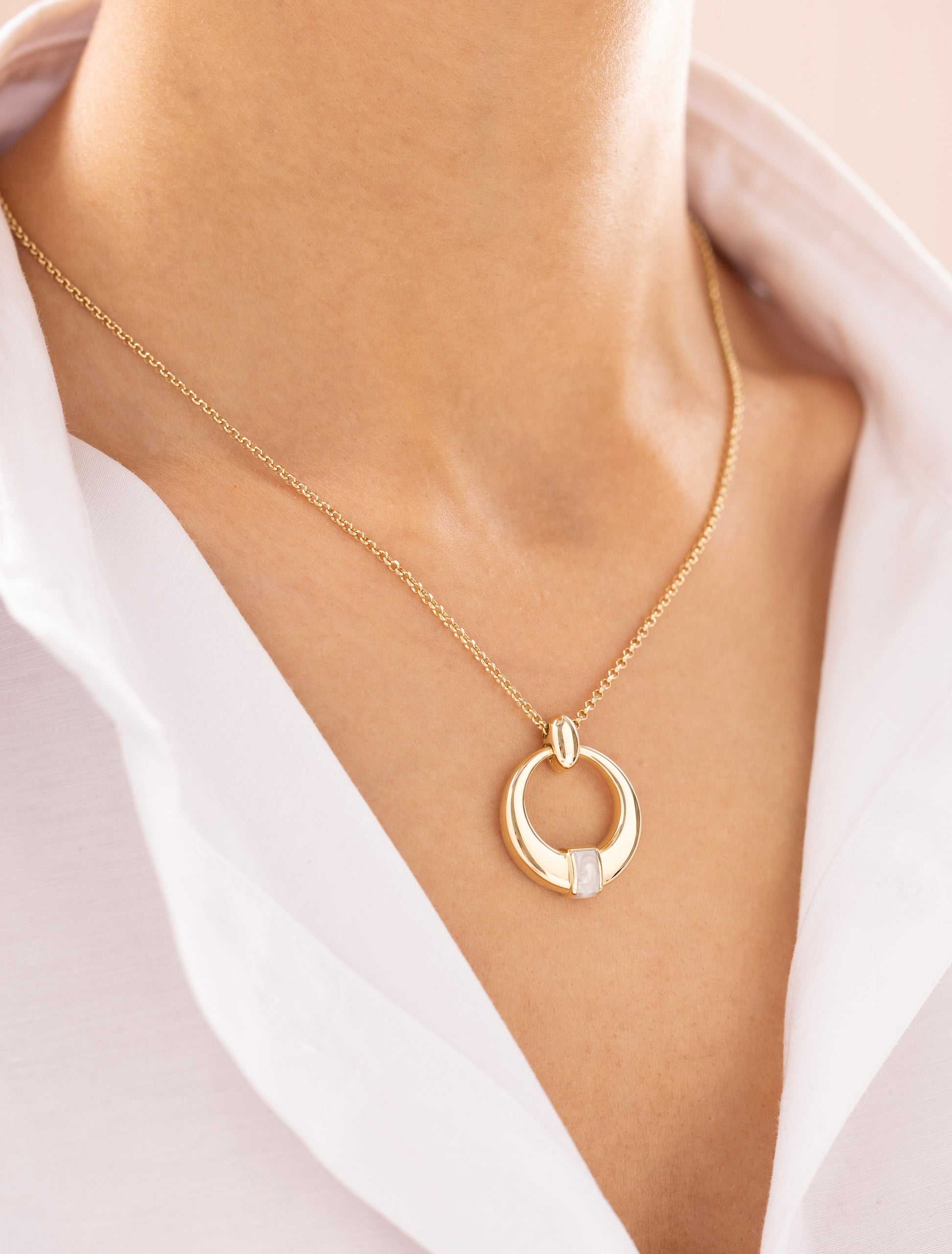 Cetaş Eterna Beyaz Mineli Yuvarlak 14 Ayar Altın Kolye