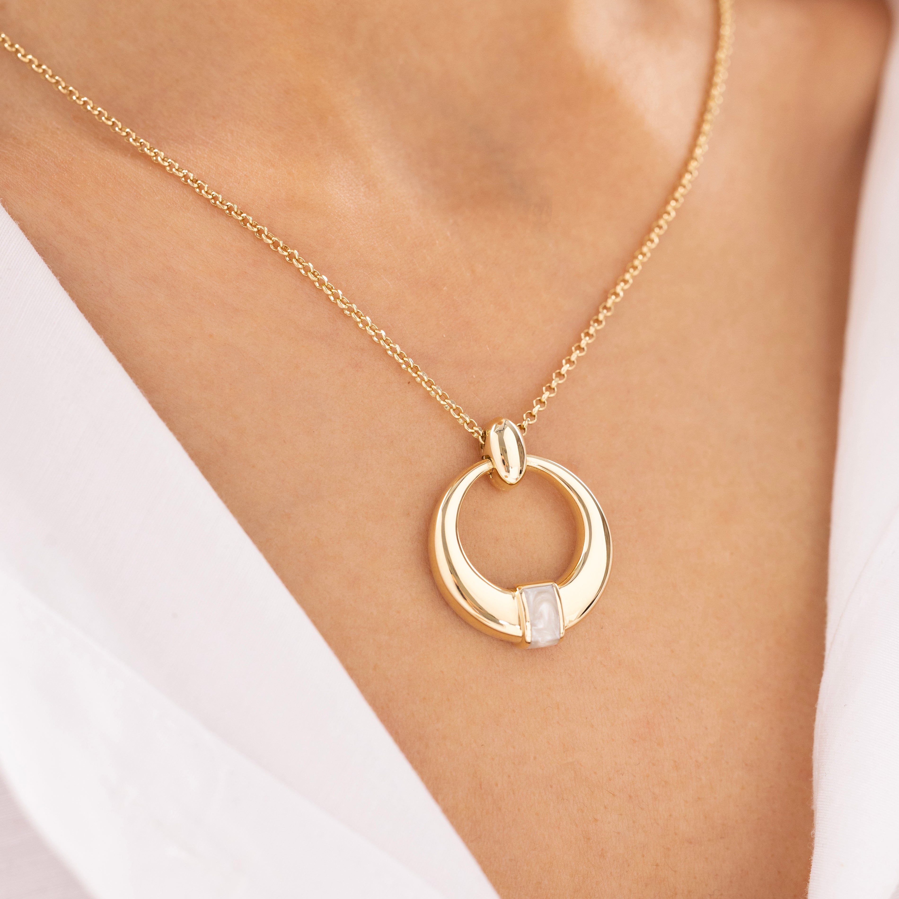 Cetaş Eterna Beyaz Mineli Yuvarlak 14 Ayar Altın Kolye