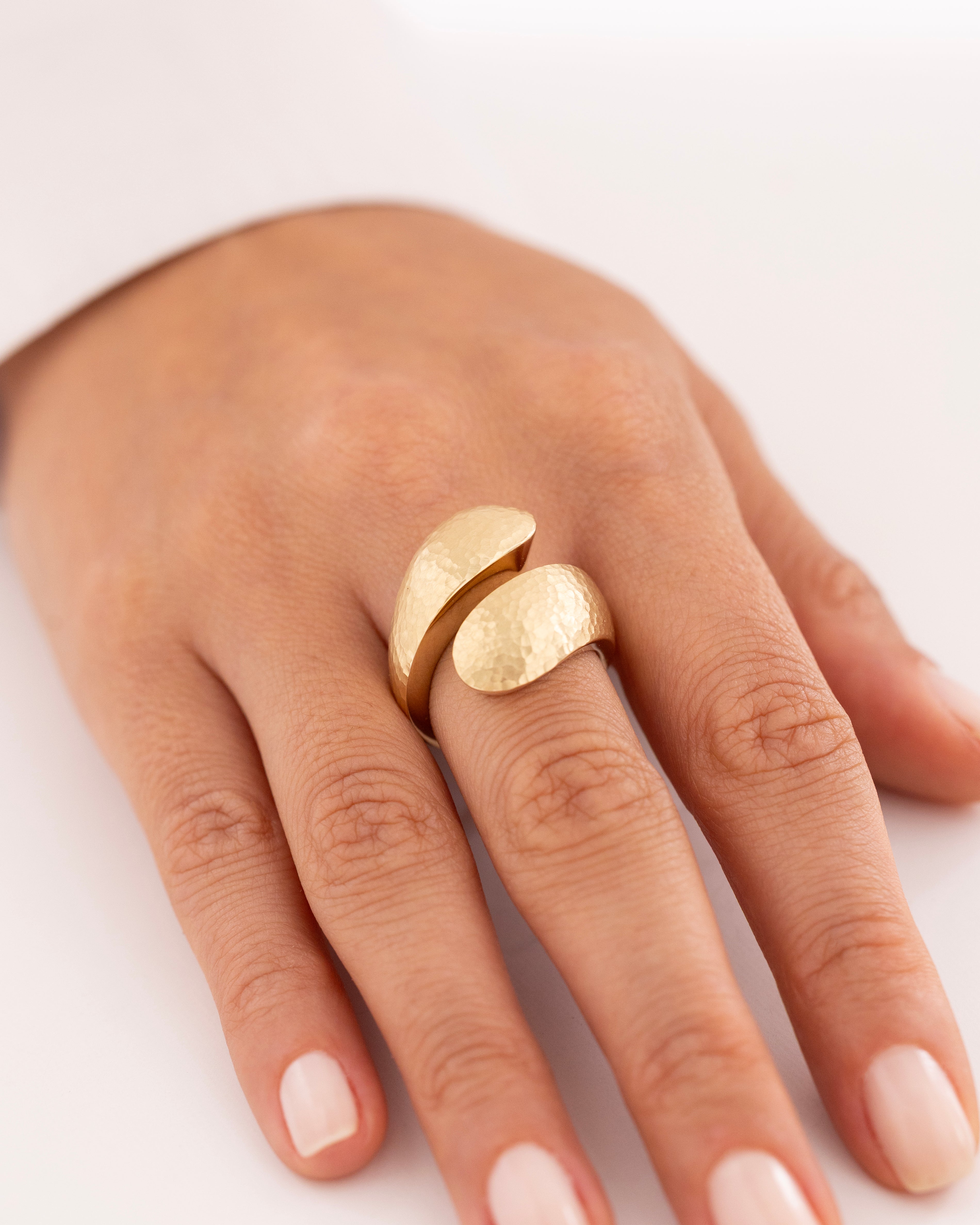 Cetaş Eterna Vintage Dokulu  14 Ayar Altın Yüzük