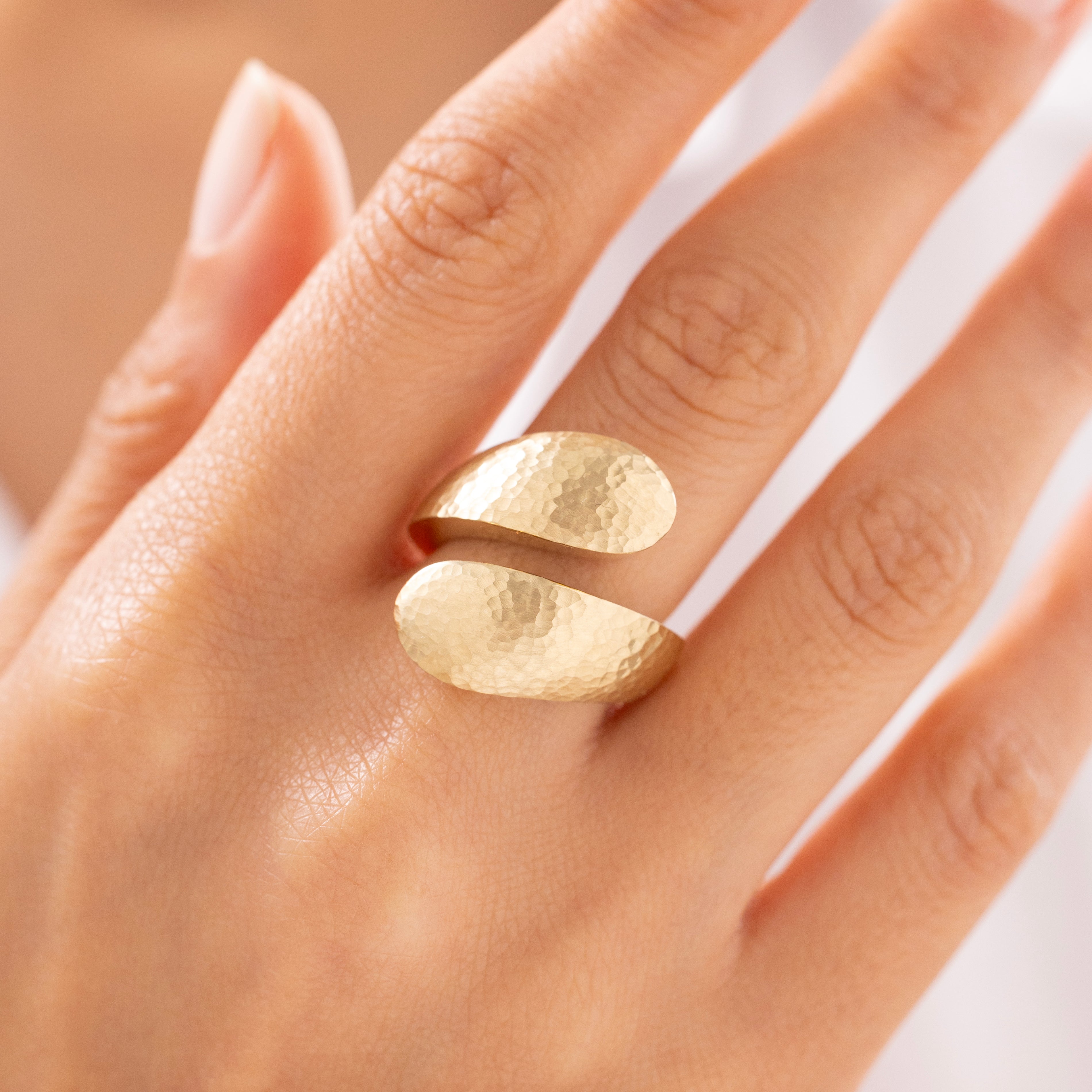 Cetaş Eterna Vintage Dokulu  14 Ayar Altın Yüzük