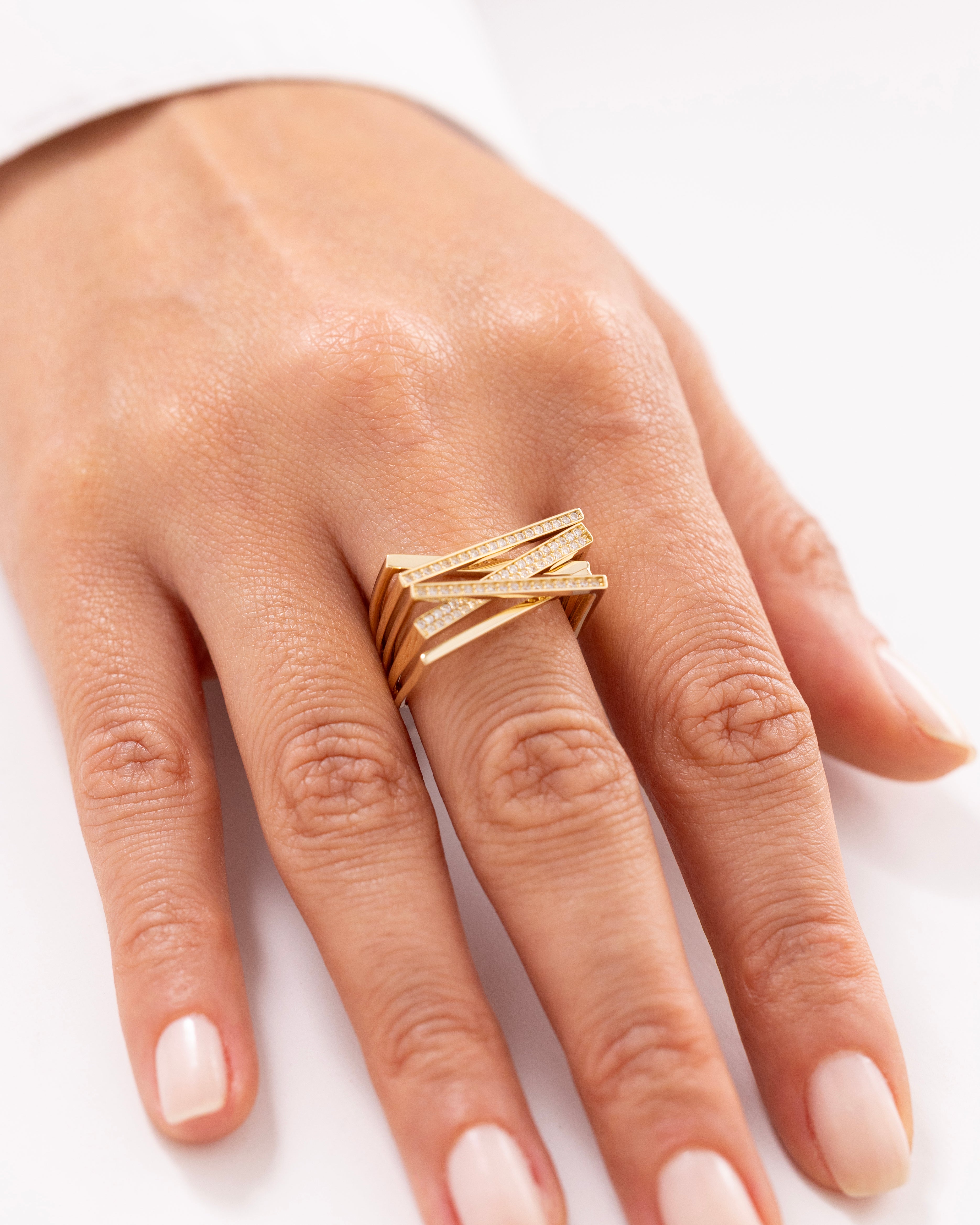 Cetaş Eterna Karmaşa Taşlı 14 Ayar Altın Yüzük