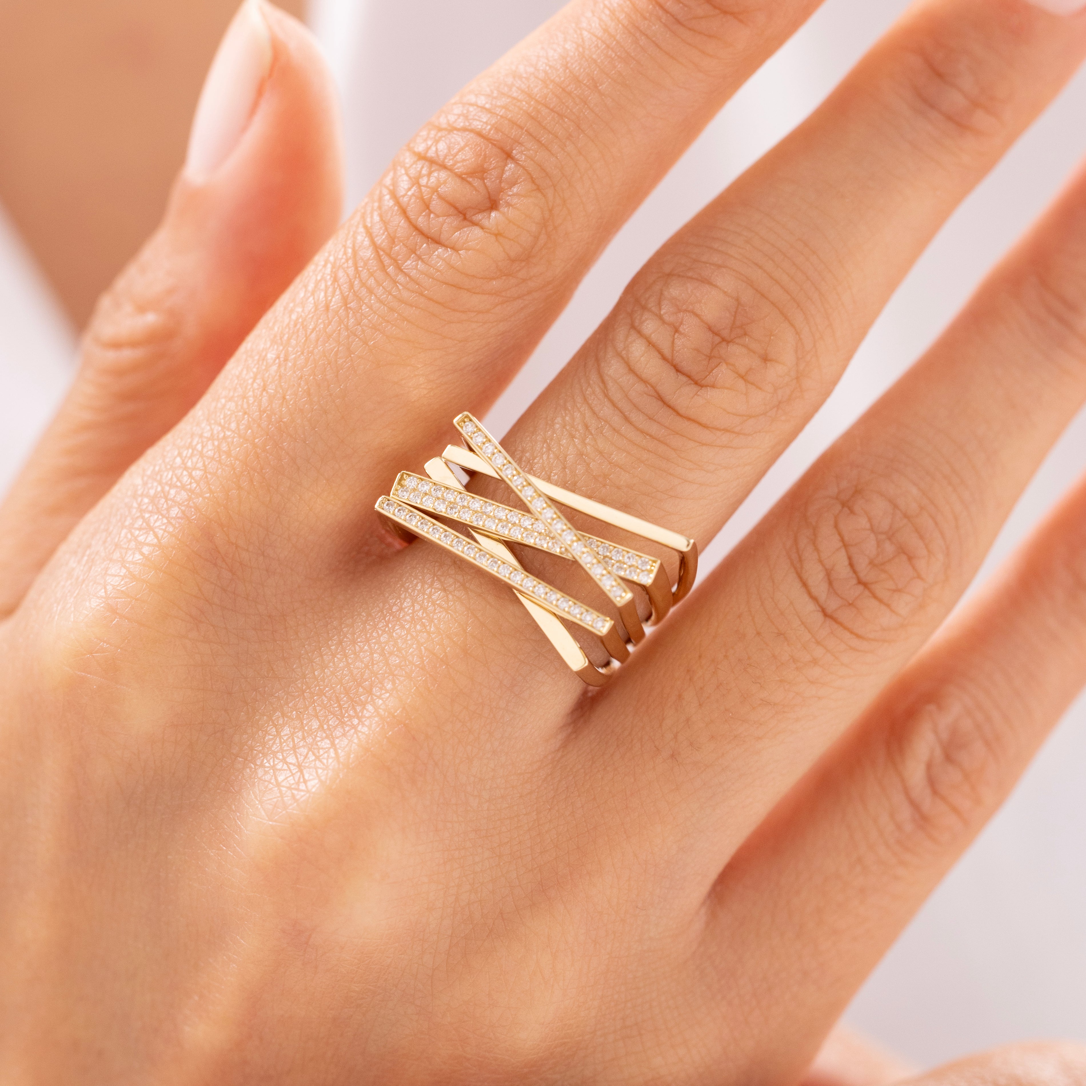 Cetaş Eterna Karmaşa Taşlı 14 Ayar Altın Yüzük