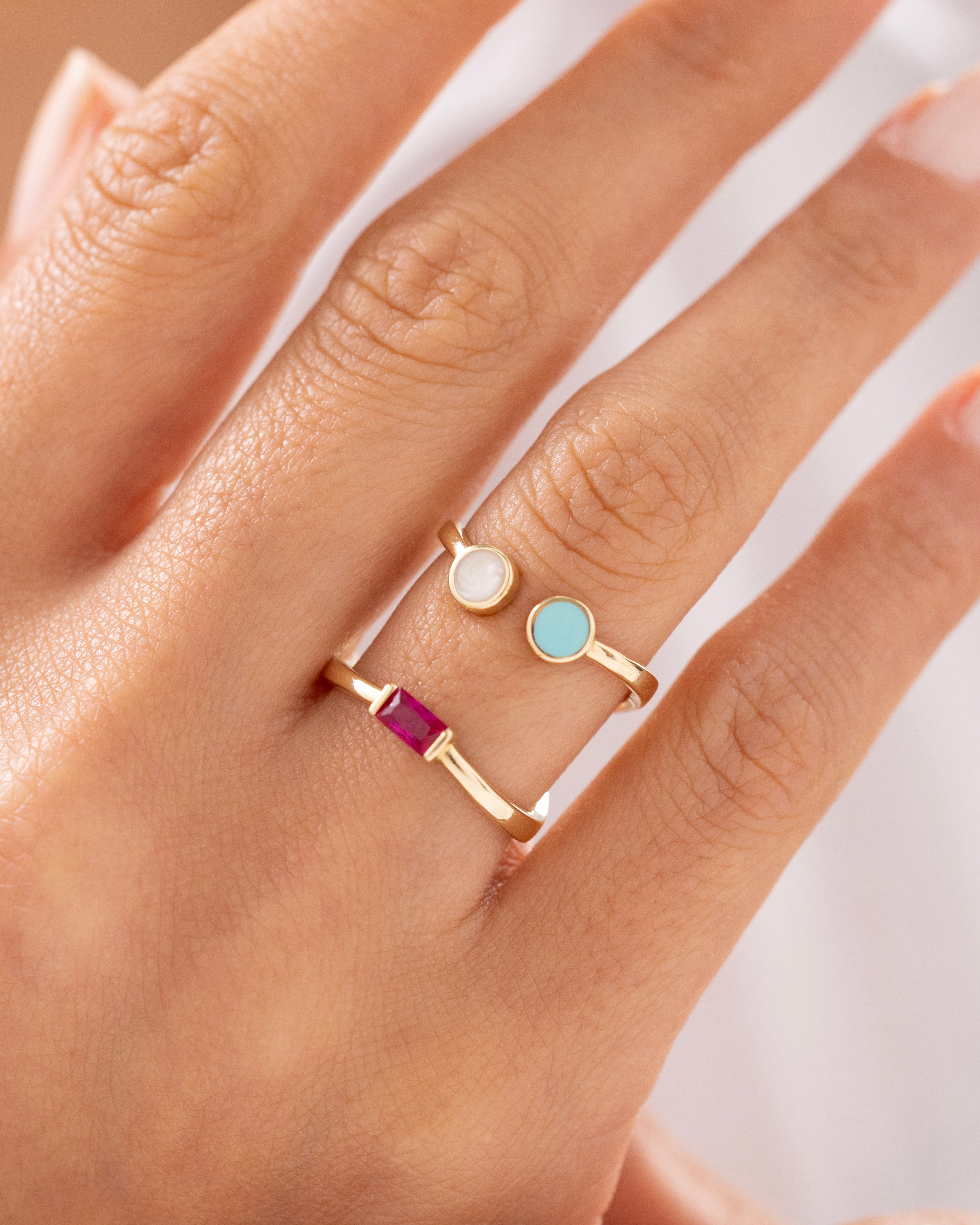 Cetaş Eterna Renkli Üç Taşlı 14 Ayar Altın Yüzük