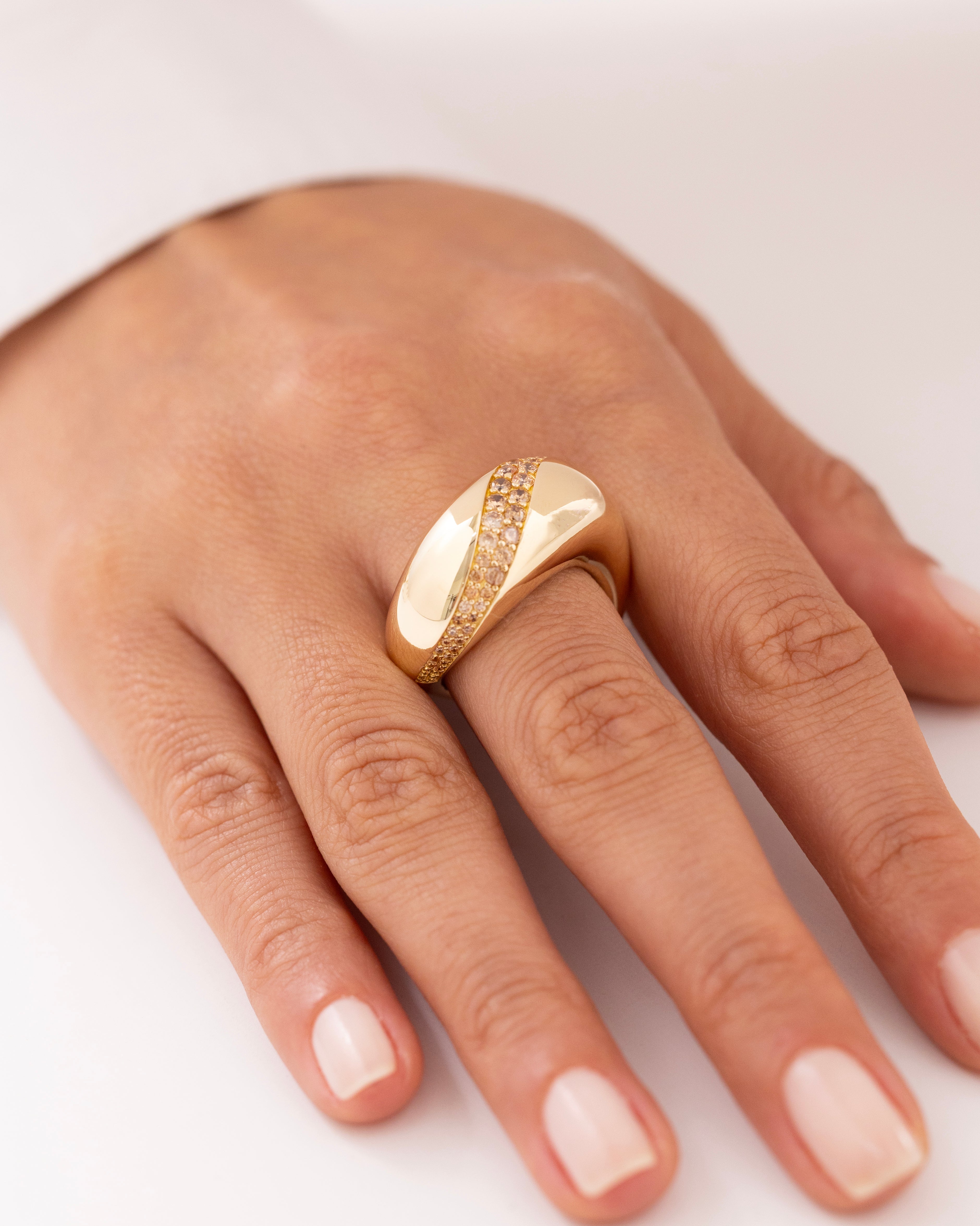 Cetaş Eterna Kavisli Taşlı 14 Ayar Altın Yüzük