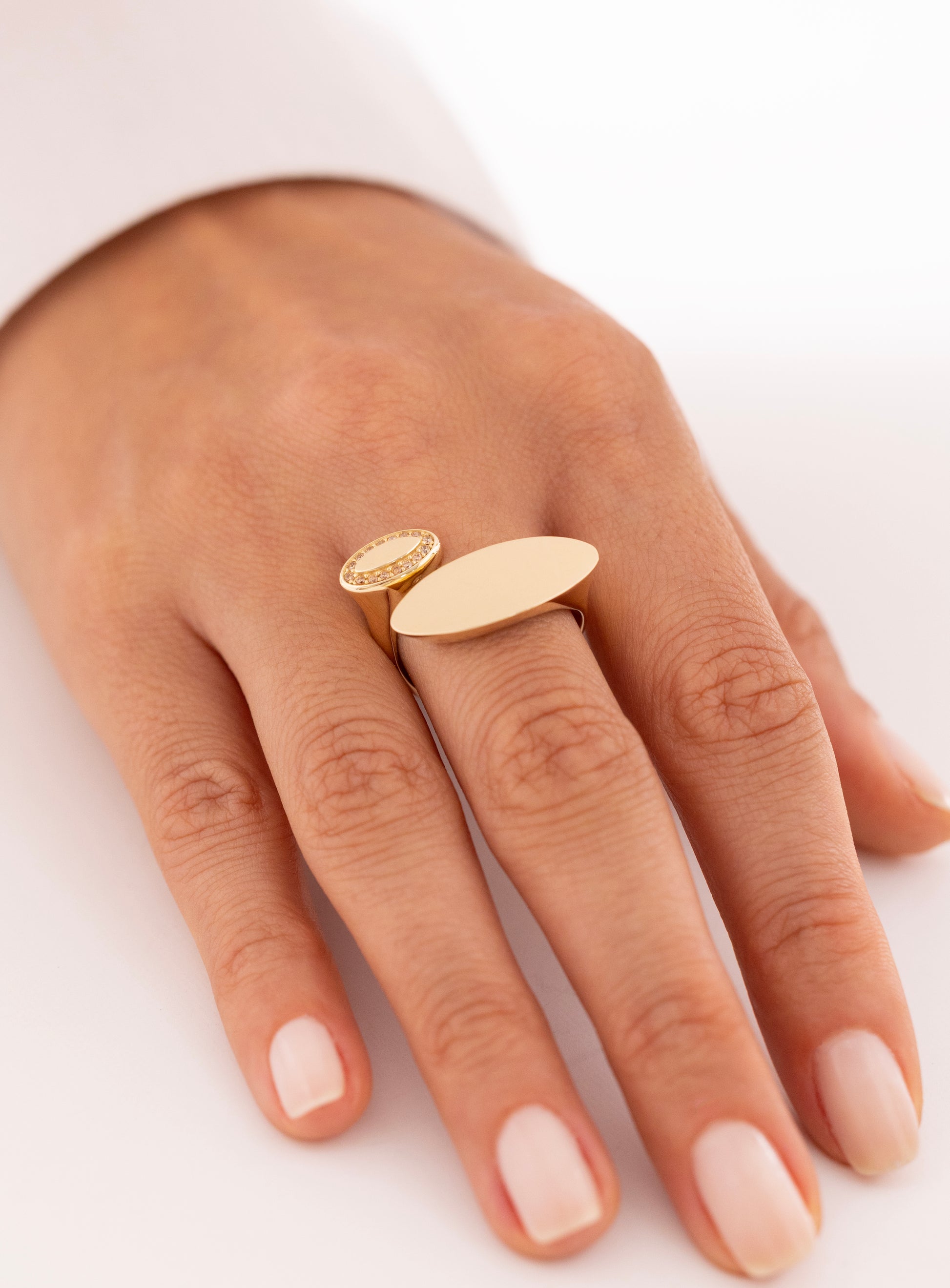 Cetaş Eterna Dokulu Oval 14 Ayar Altın Yüzük