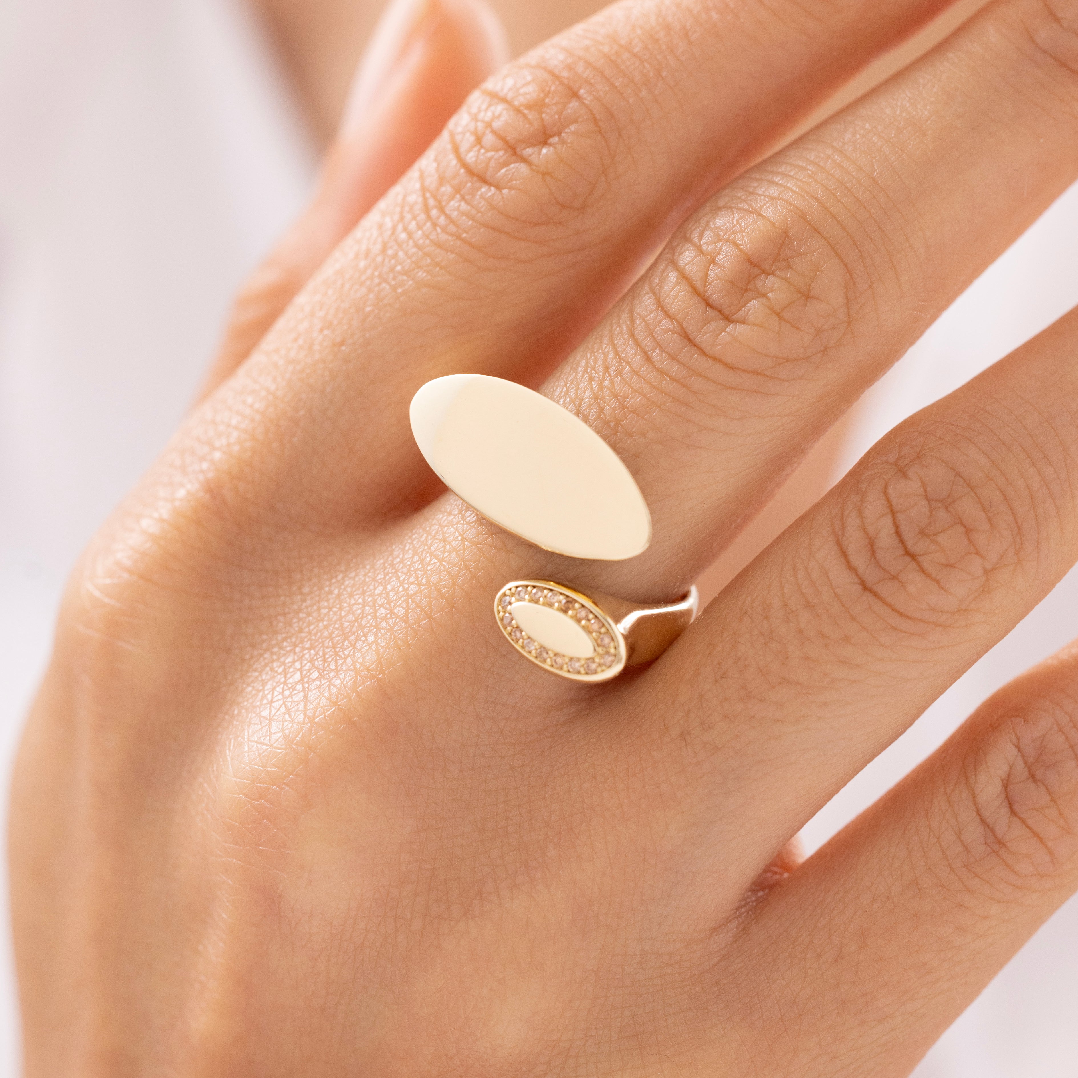 Cetaş Eterna Dokulu Oval 14 Ayar Altın Yüzük