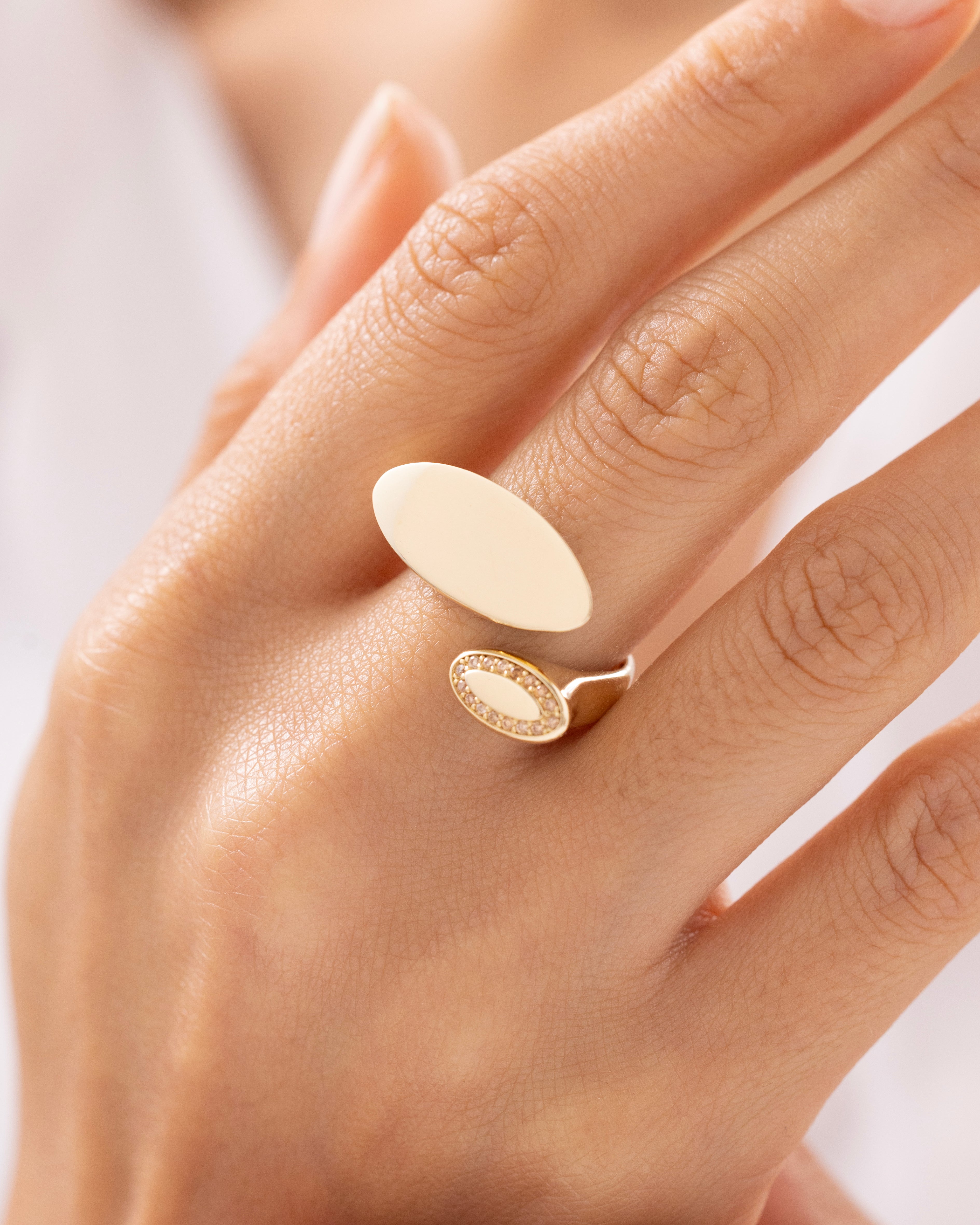 Cetaş Eterna Dokulu Oval 14 Ayar Altın Yüzük