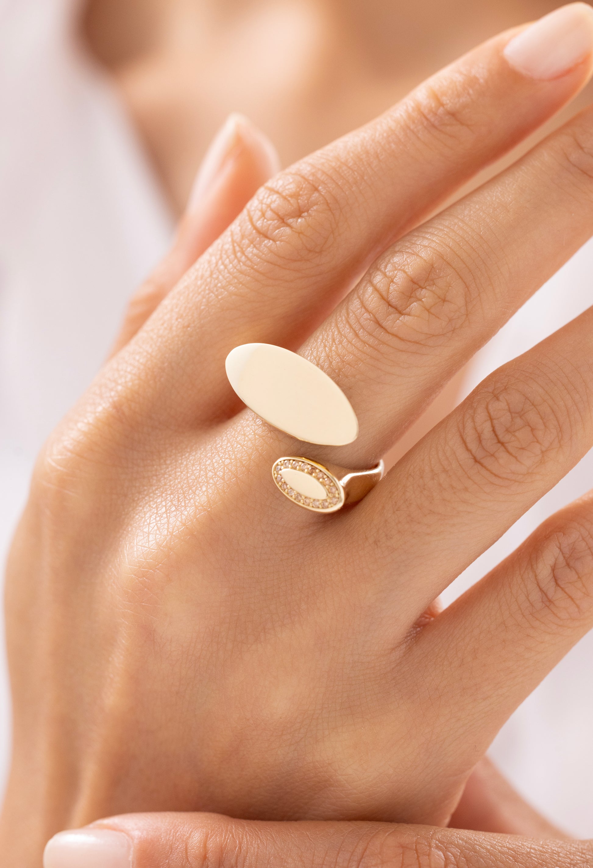 Cetaş Eterna Dokulu Oval 14 Ayar Altın Yüzük