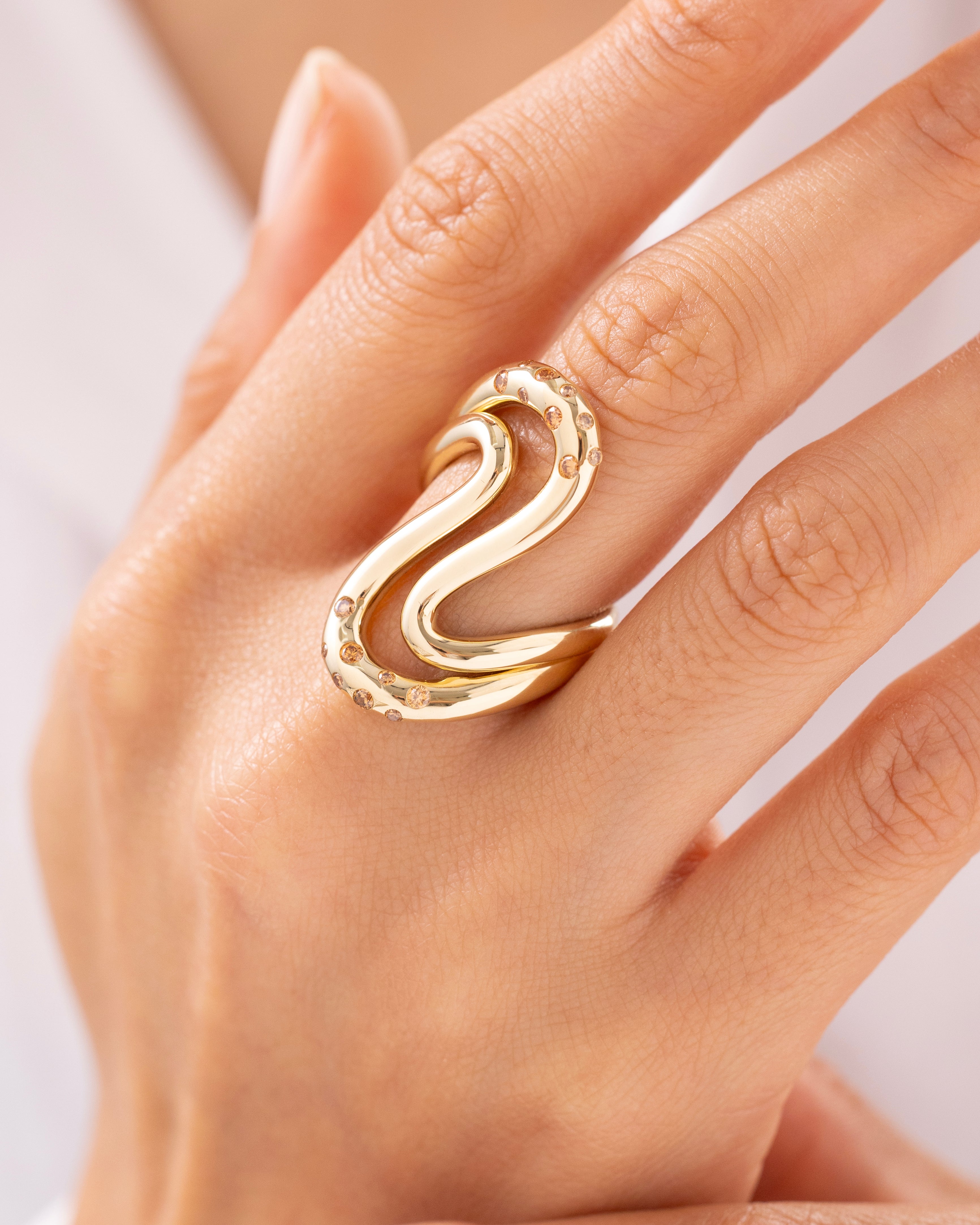 Cetaş Eterna Taşlı Kıvrımlı 14 Ayar Altın Yüzük