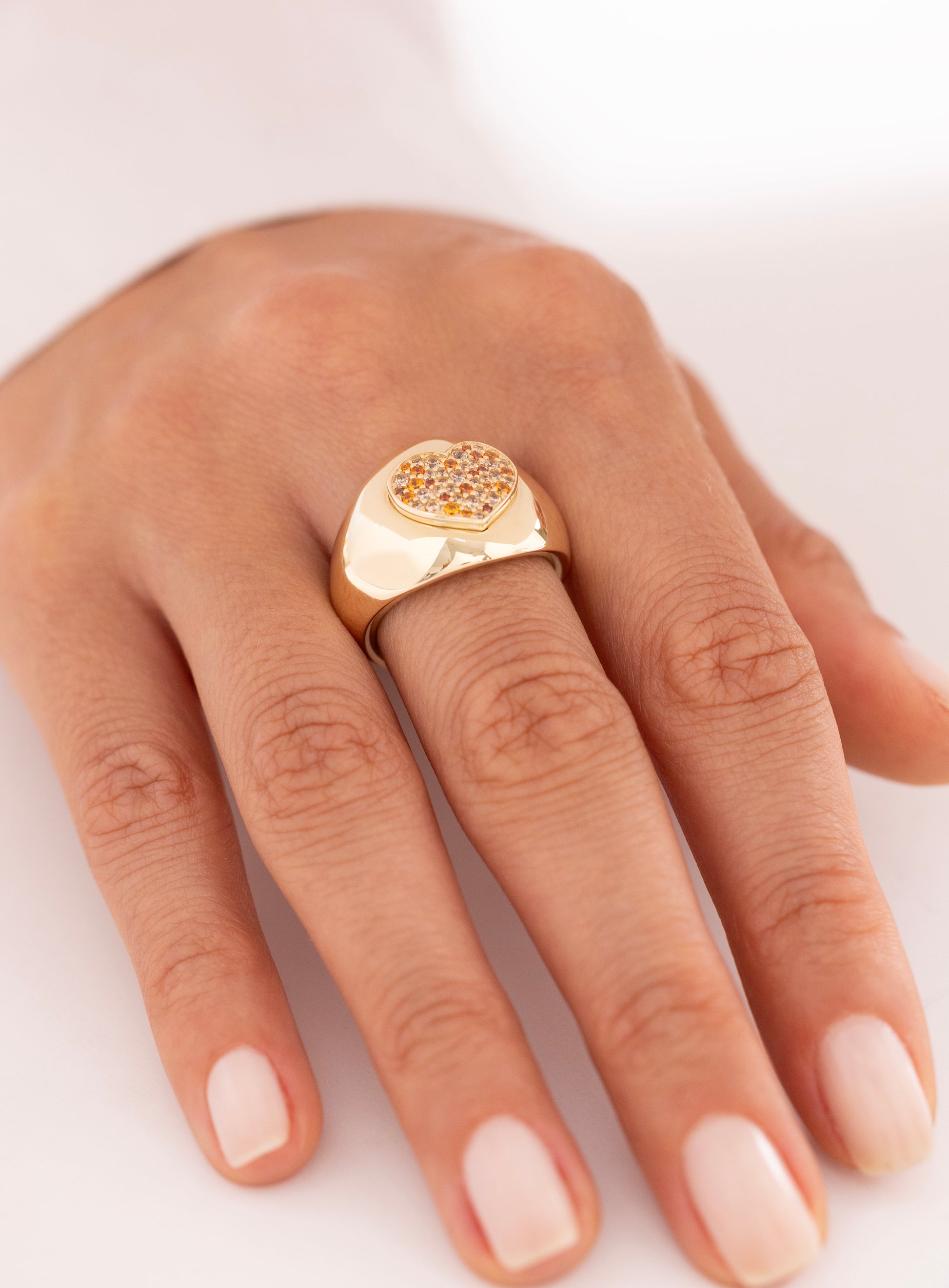 Cetaş Eterna Işıltılı Yuvarlak Taş Detaylı 14 Ayar Altın Yüzük