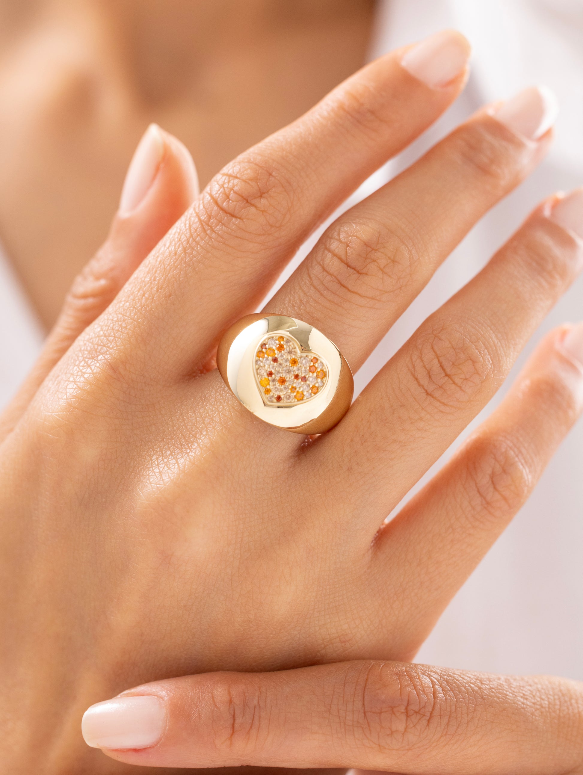 Cetaş Eterna Işıltılı Yuvarlak Taş Detaylı 14 Ayar Altın Yüzük