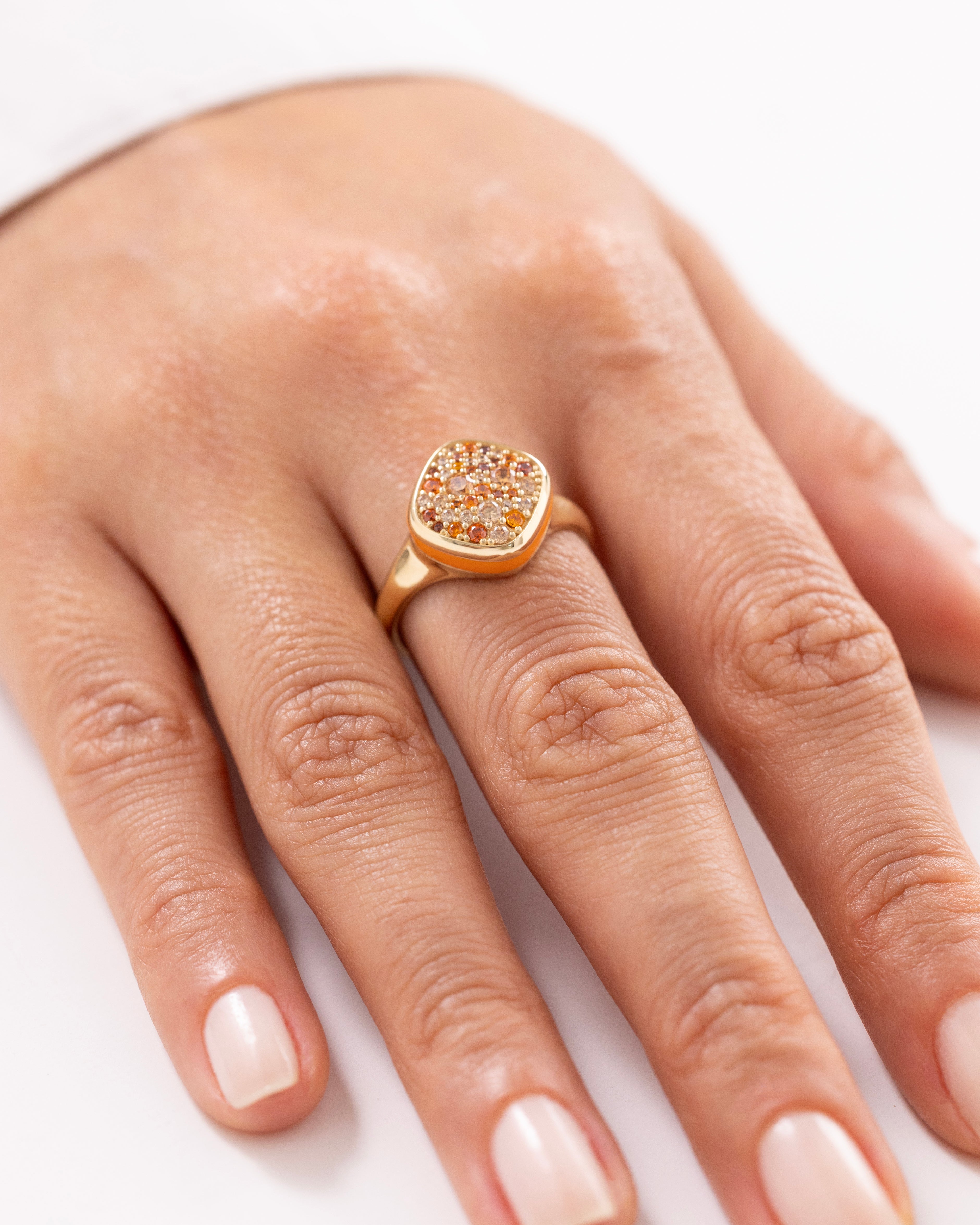 Cetaş Eterna Taşlarla Kaplı Parlak 14 Ayar Altın Yüzük