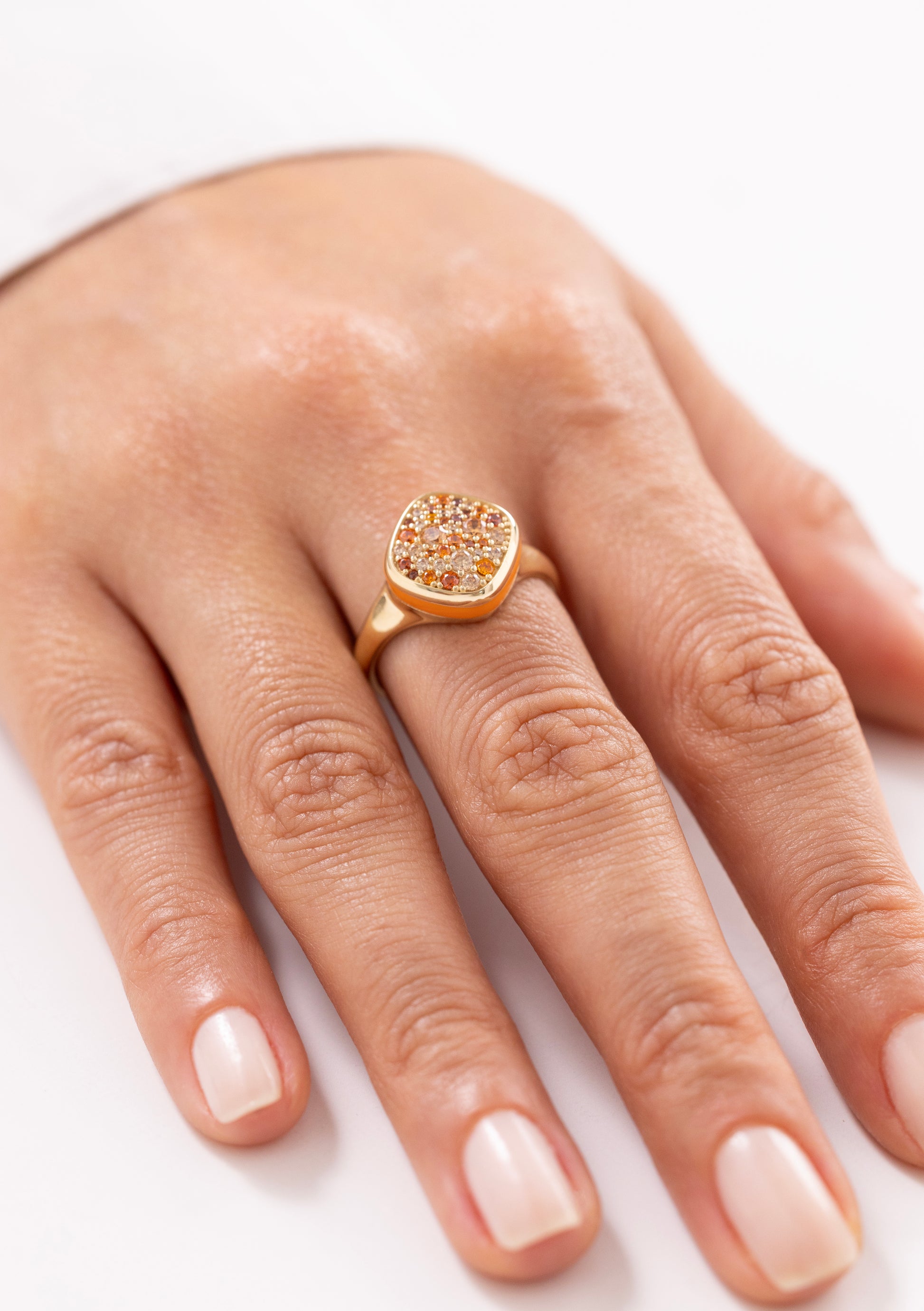 Cetaş Eterna Taşlarla Kaplı Parlak 14 Ayar Altın Yüzük