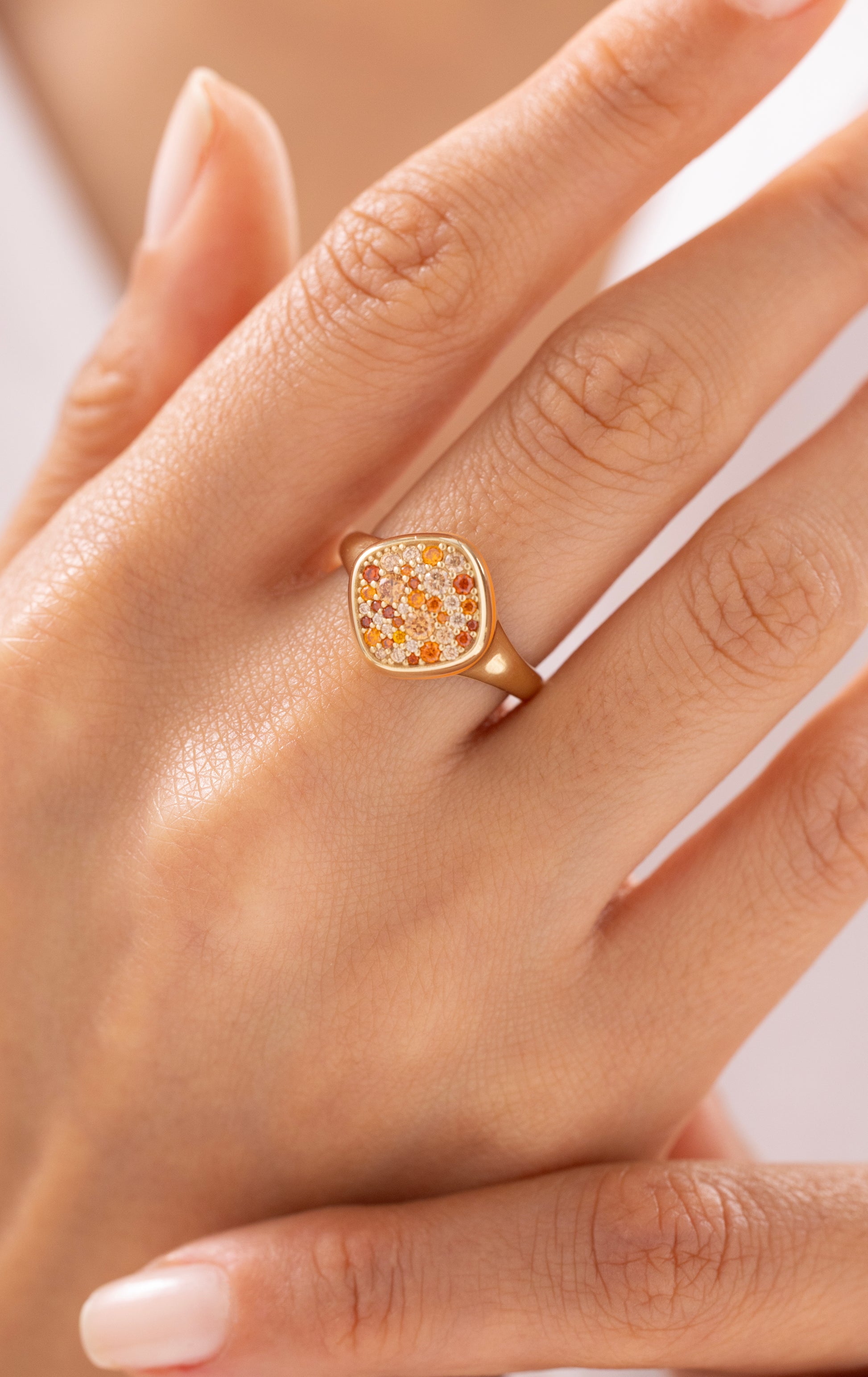 Cetaş Eterna Taşlarla Kaplı Parlak 14 Ayar Altın Yüzük