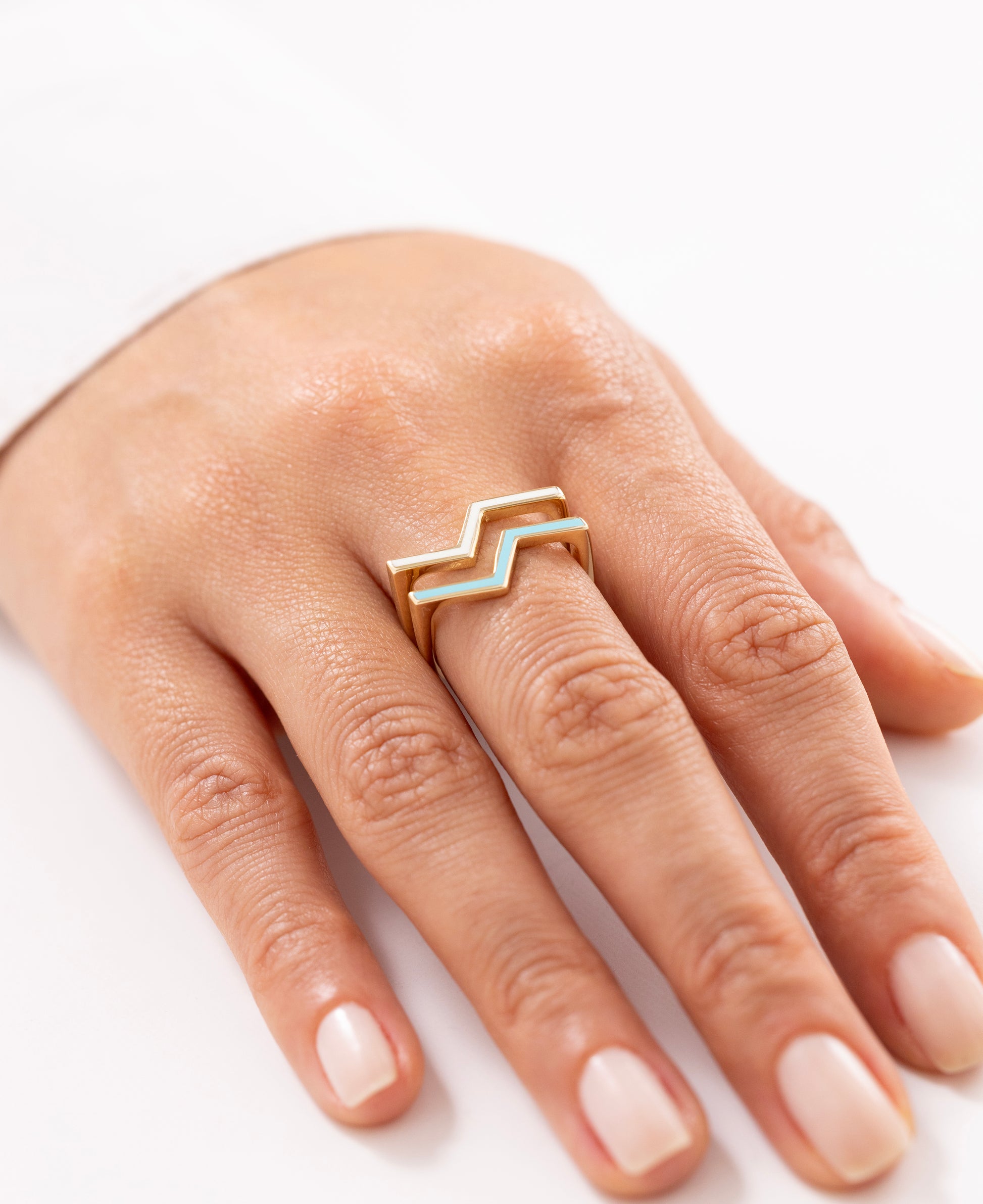 Cetaş Eterna Zikzak Mineli 14 Ayar Altın Yüzük