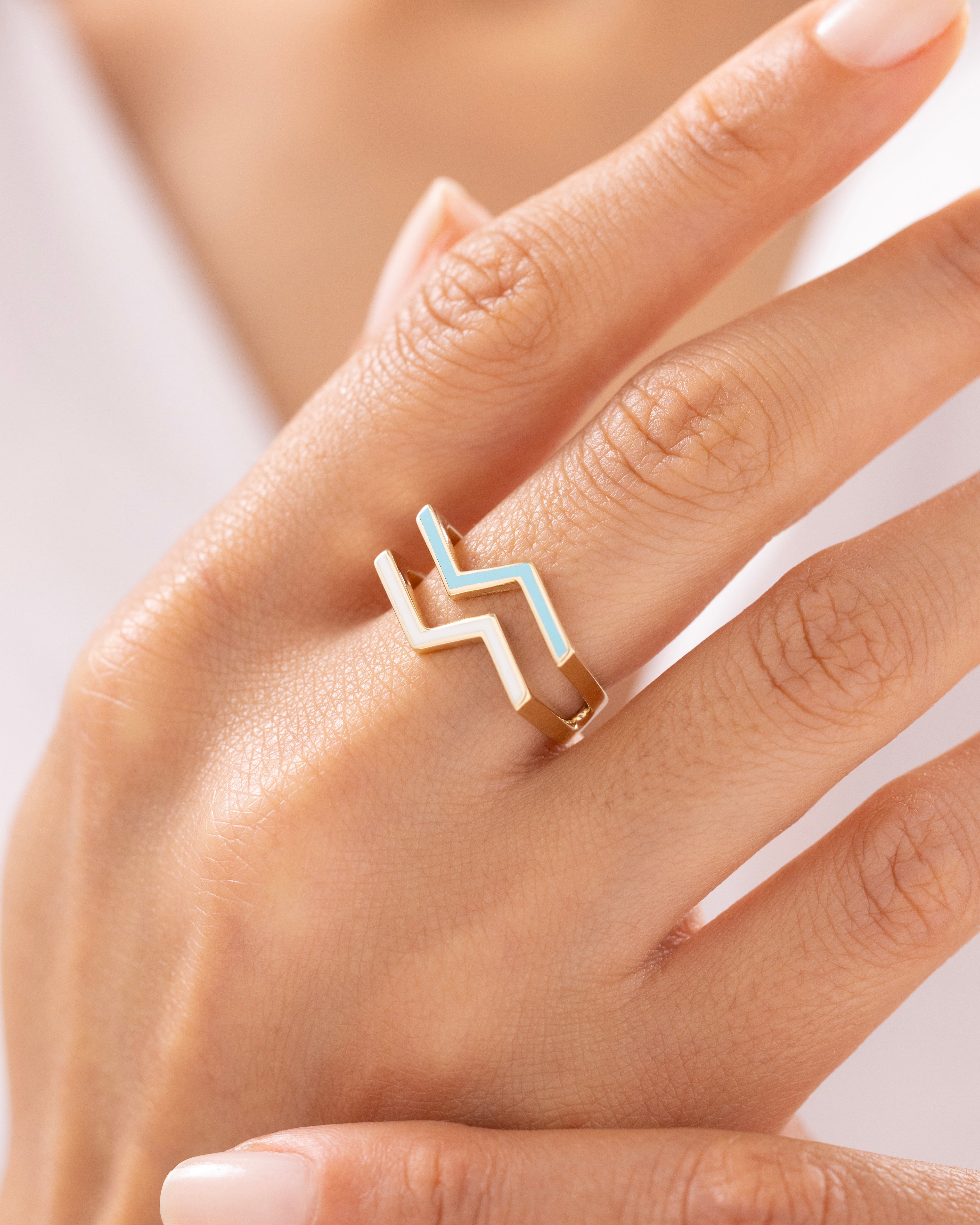 Cetaş Eterna Zikzak Mineli 14 Ayar Altın Yüzük