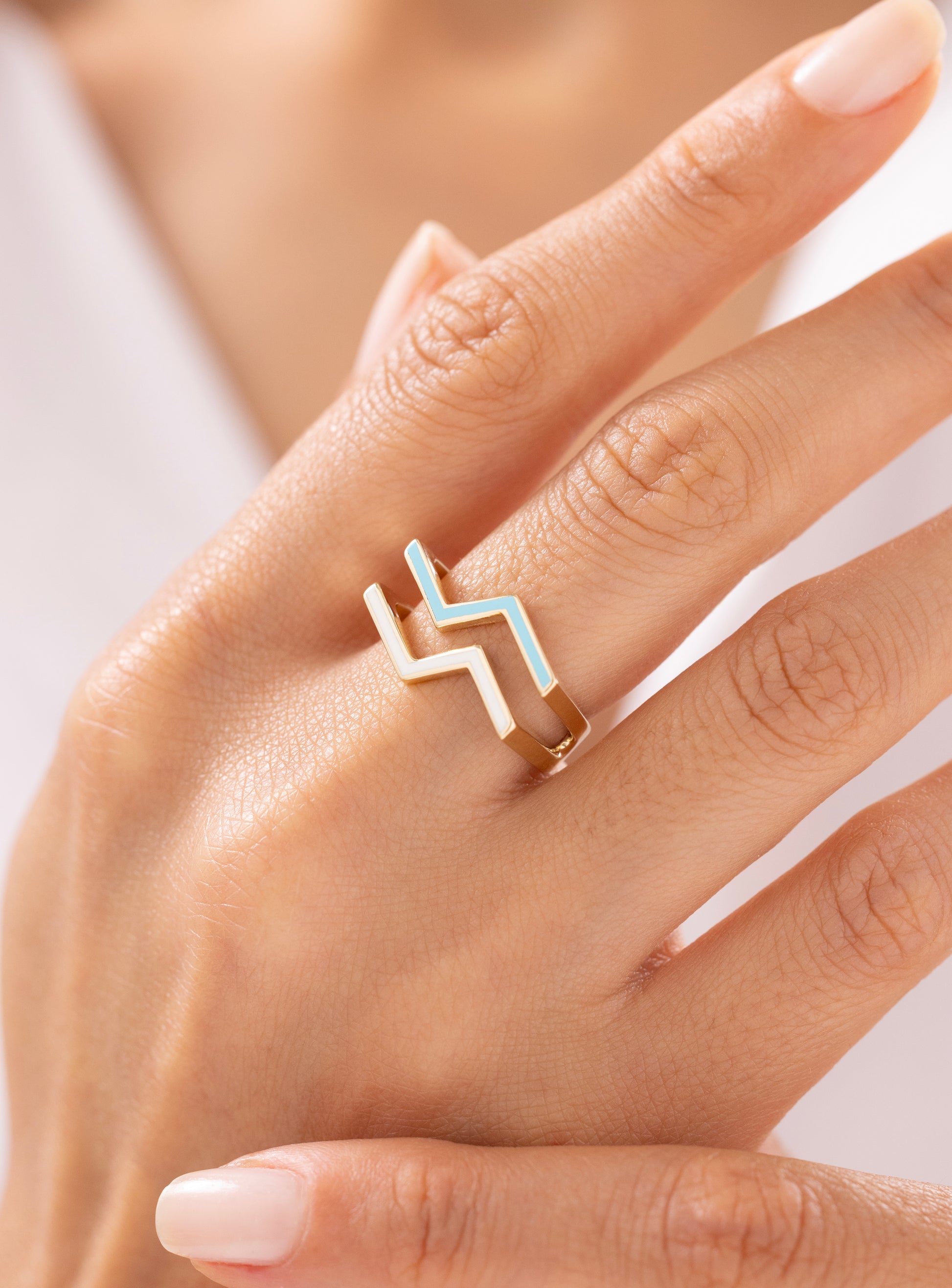 Cetaş Eterna Zikzak Mineli 14 Ayar Altın Yüzük