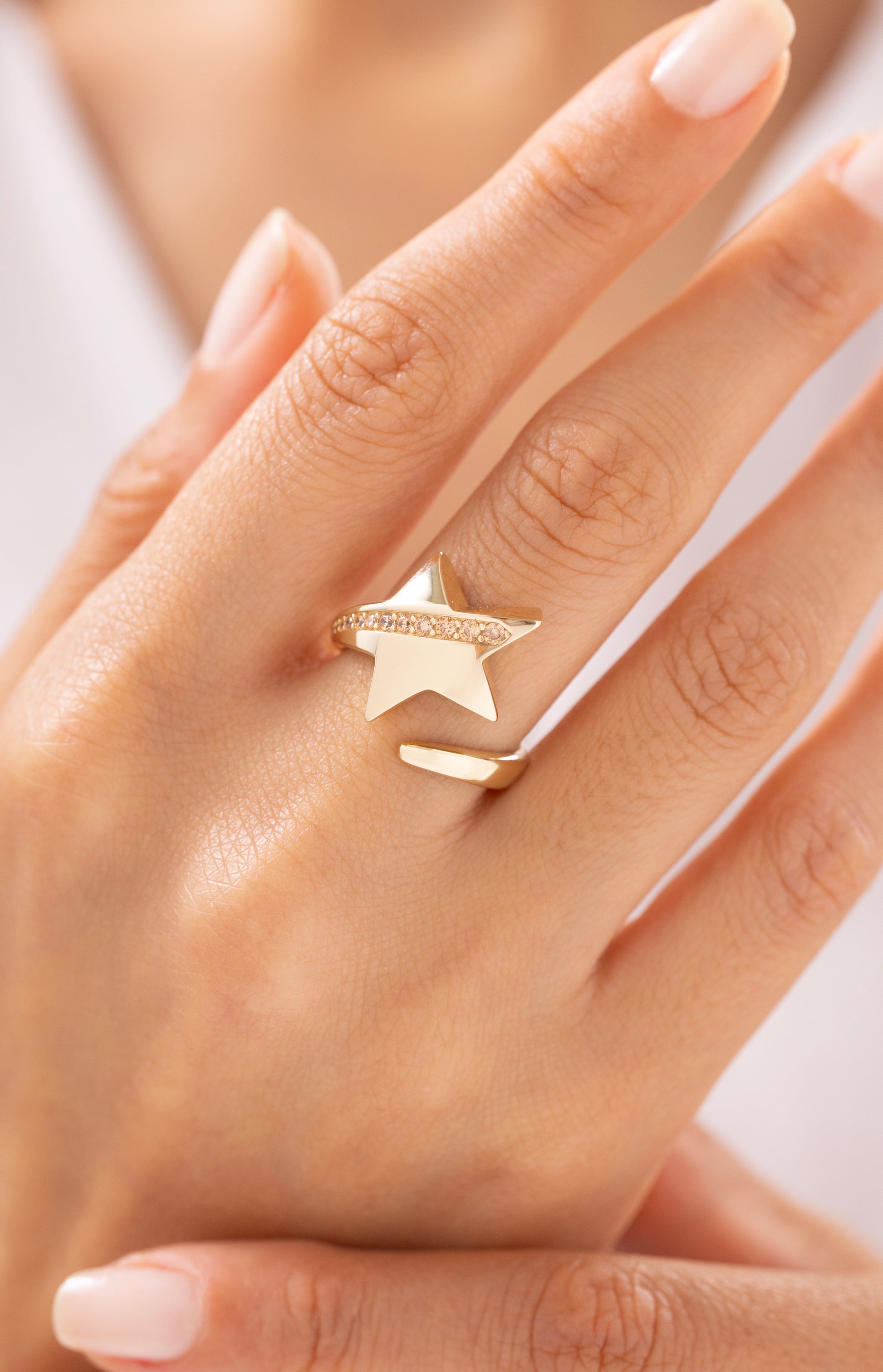 Cetaş Eterna Parlayan Yıldız 14 Ayar Altın Yüzük