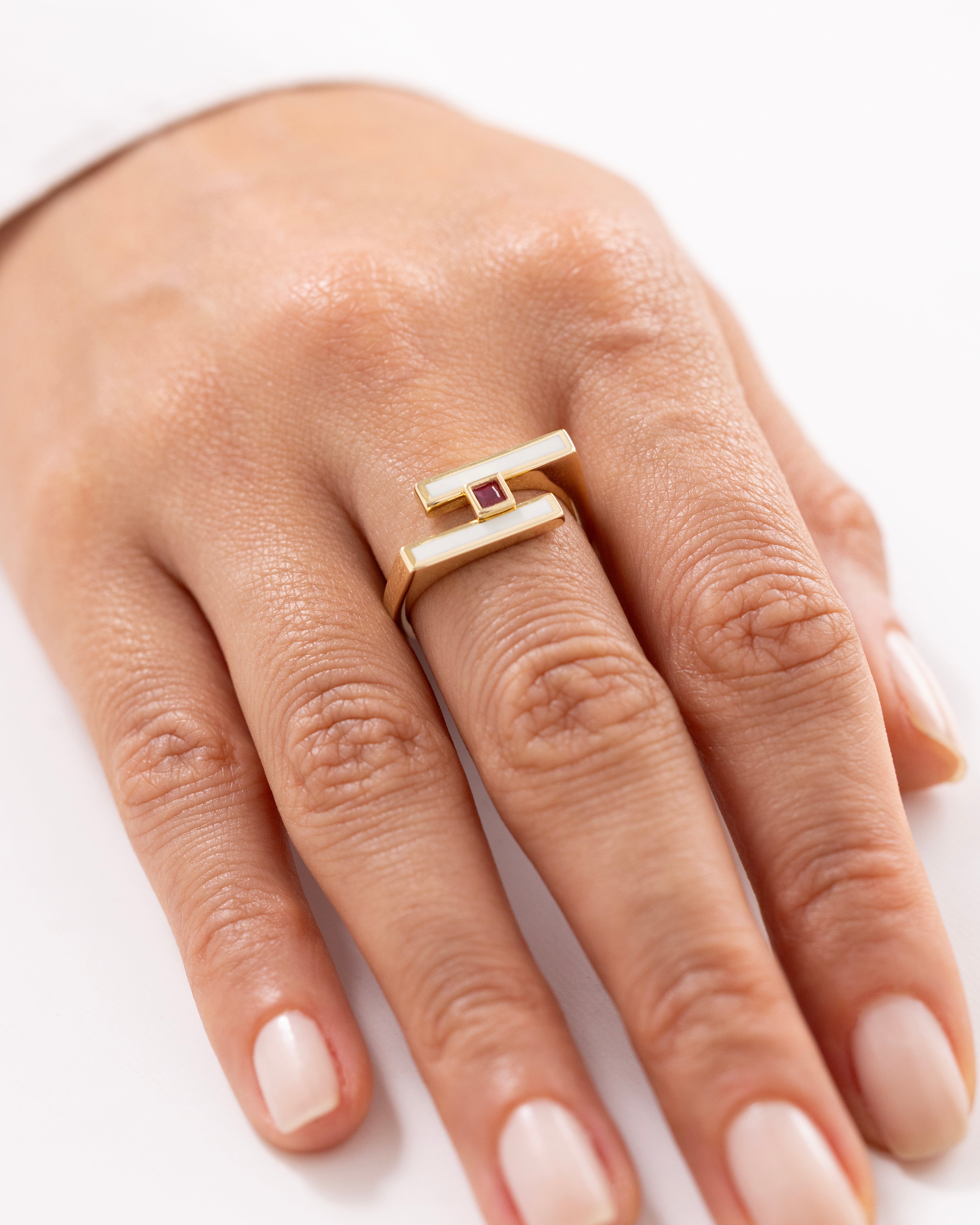 Cetaş Eterna Zarif Pembe Kare Taşlı 14 Ayar Altın Yüzük