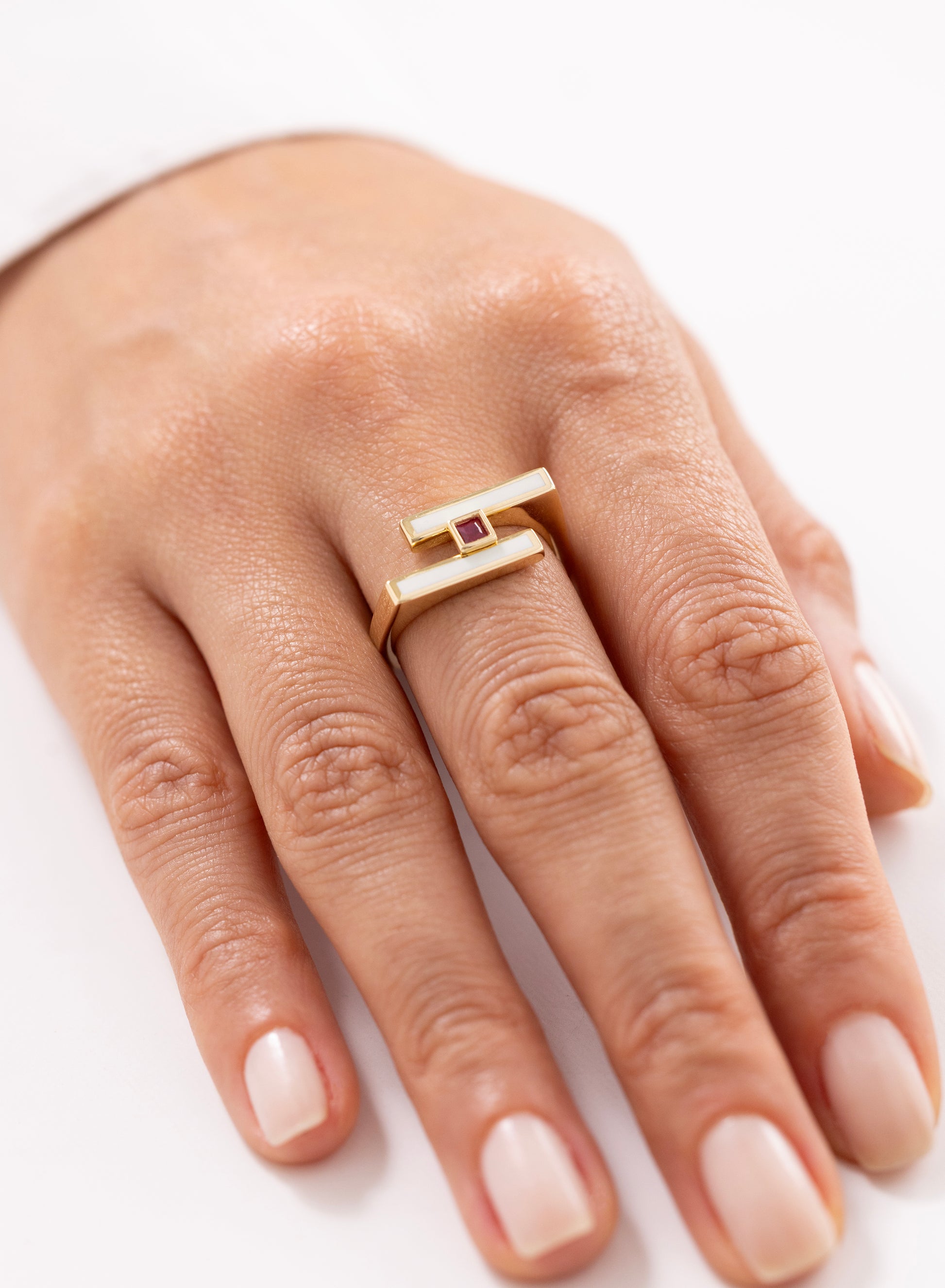 Cetaş Eterna Zarif Pembe Kare Taşlı 14 Ayar Altın Yüzük