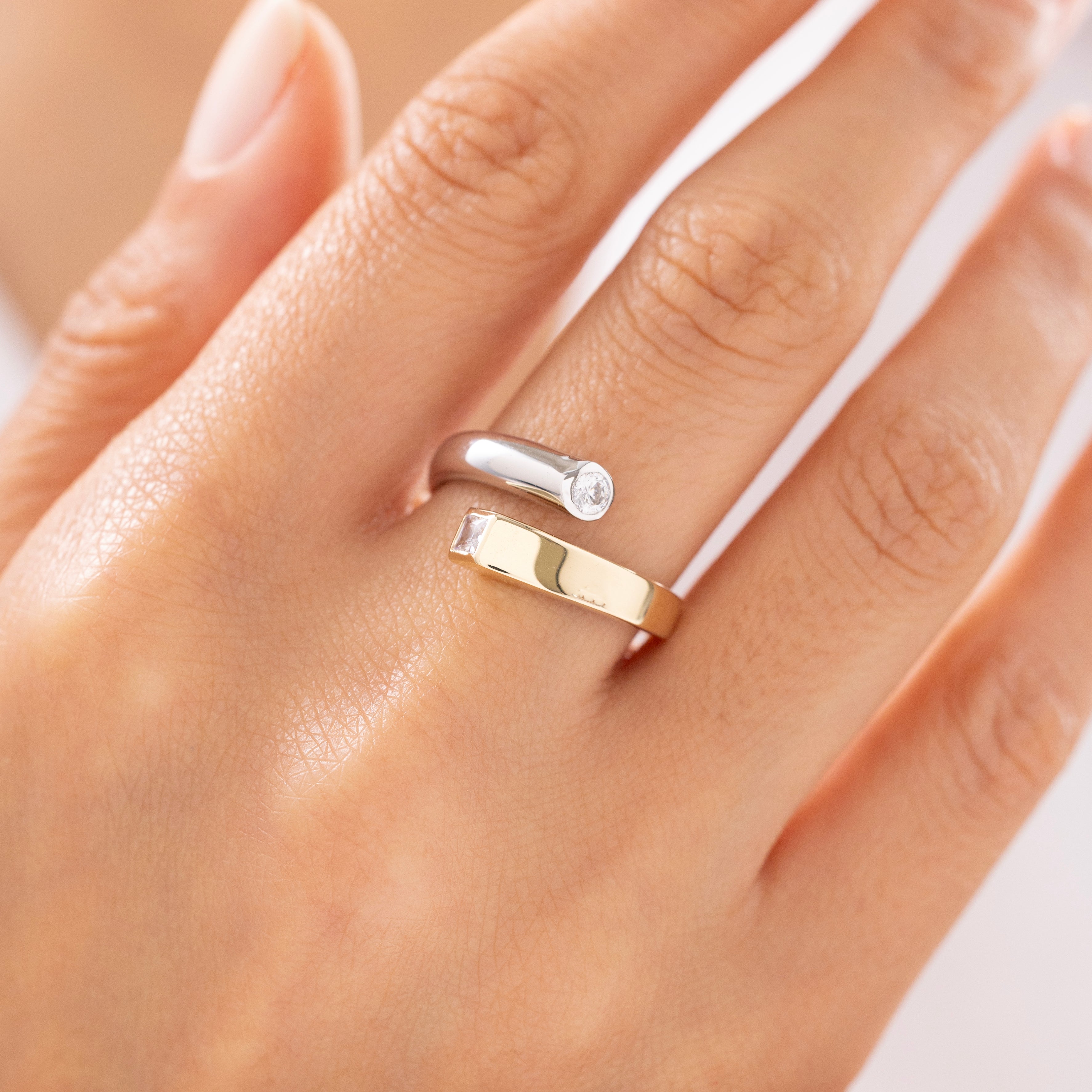 Cetaş Eterna İki Tonlu Taşlı 14 Ayar Altın Yüzük