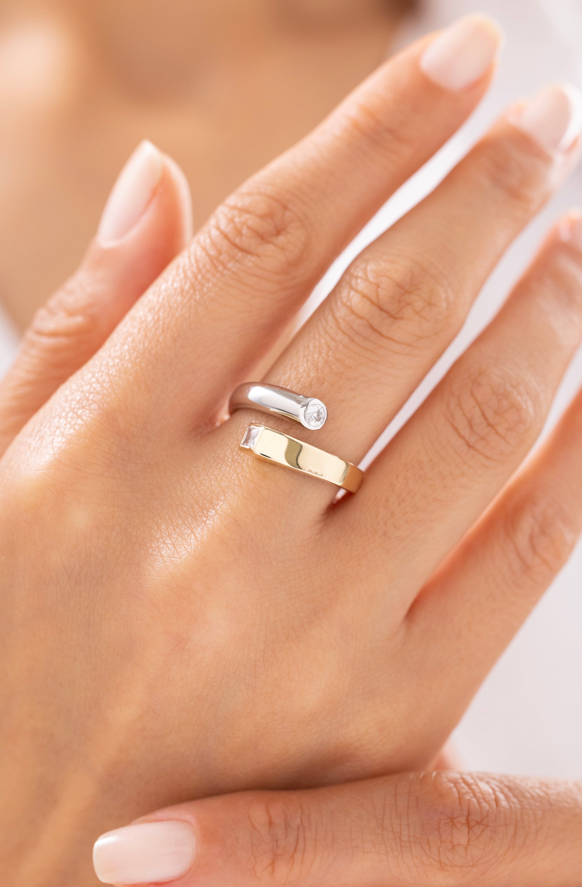 Cetaş Eterna İki Tonlu Taşlı 14 Ayar Altın Yüzük