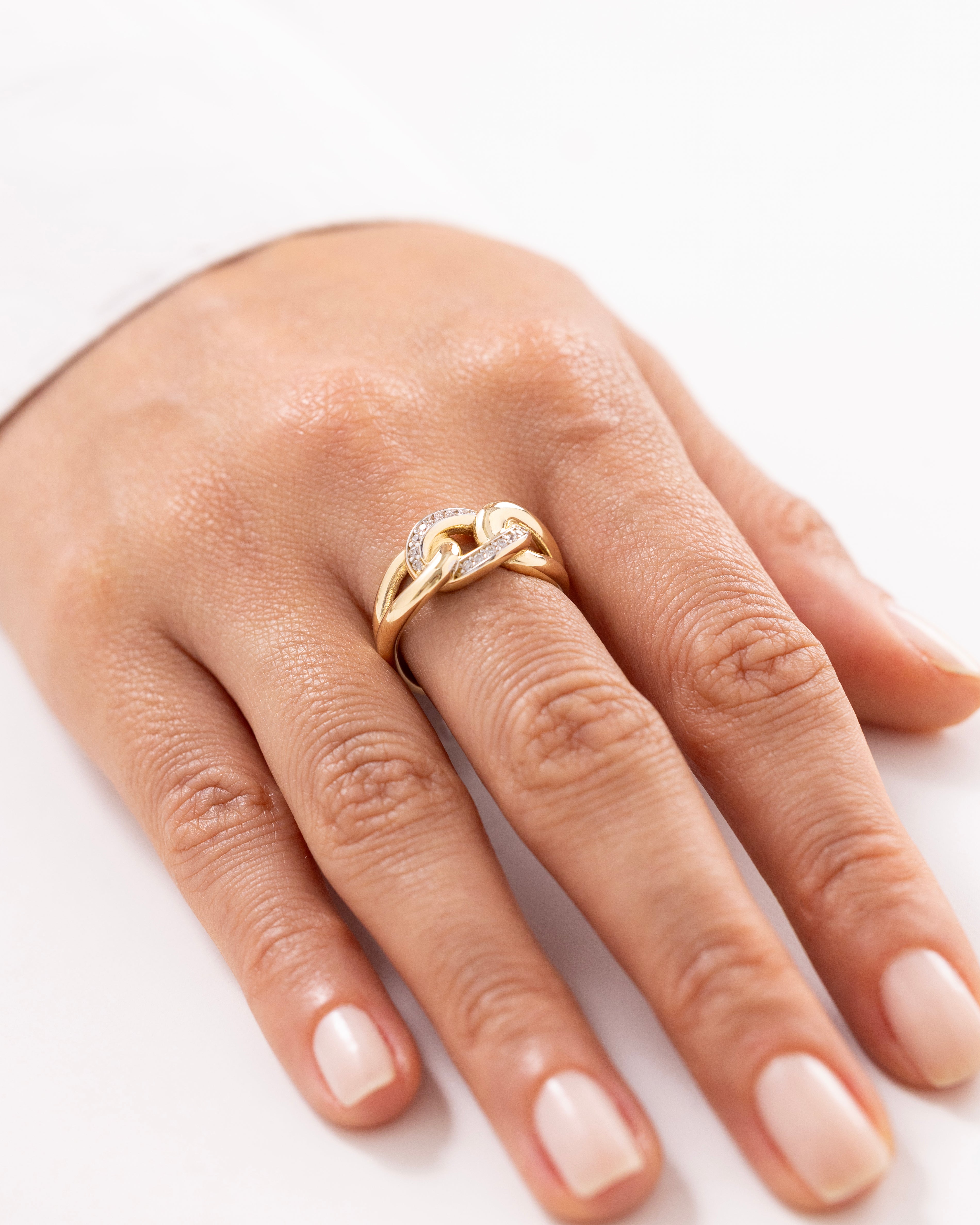 Cetaş Eterna Sarmal Taşlı 14 Ayar Altın Yüzük