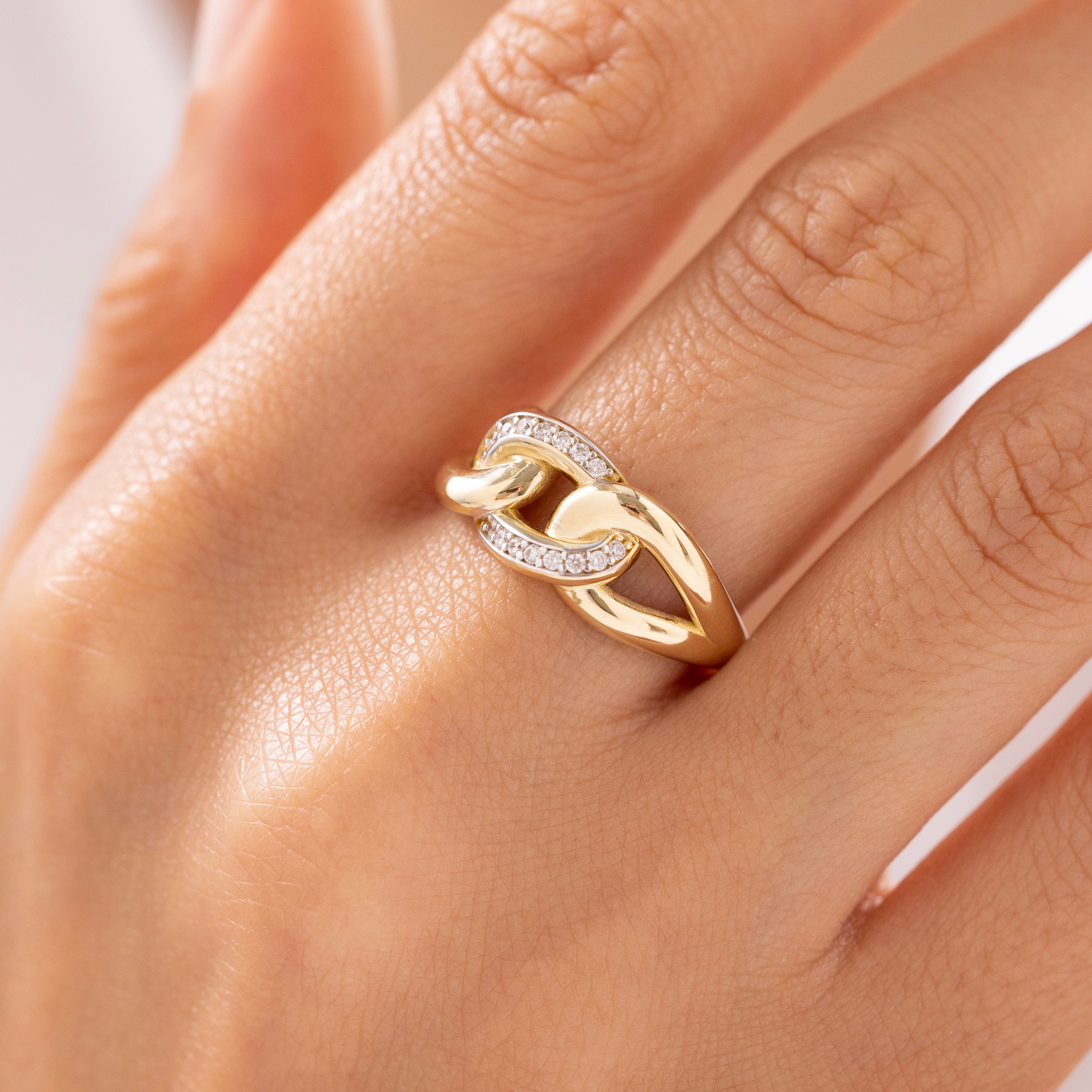 Cetaş Eterna Sarmal Taşlı 14 Ayar Altın Yüzük